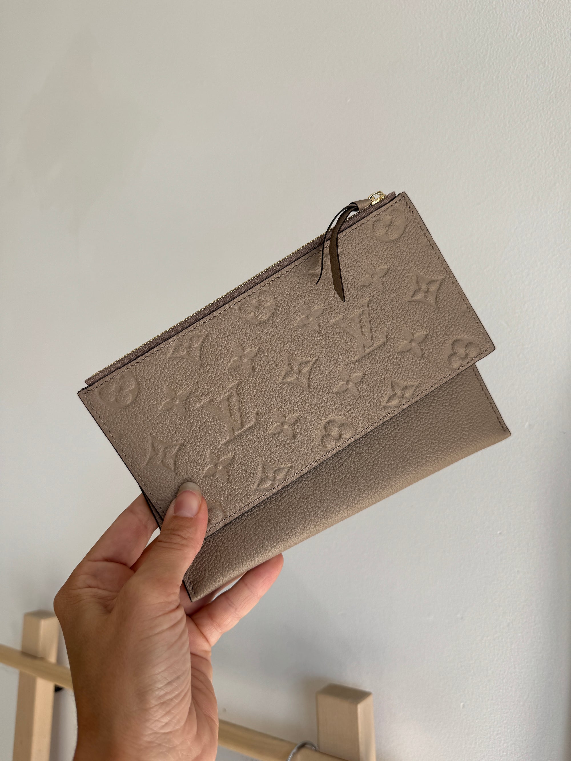 Louis Vuitton Pochette Félicie, Turtledove