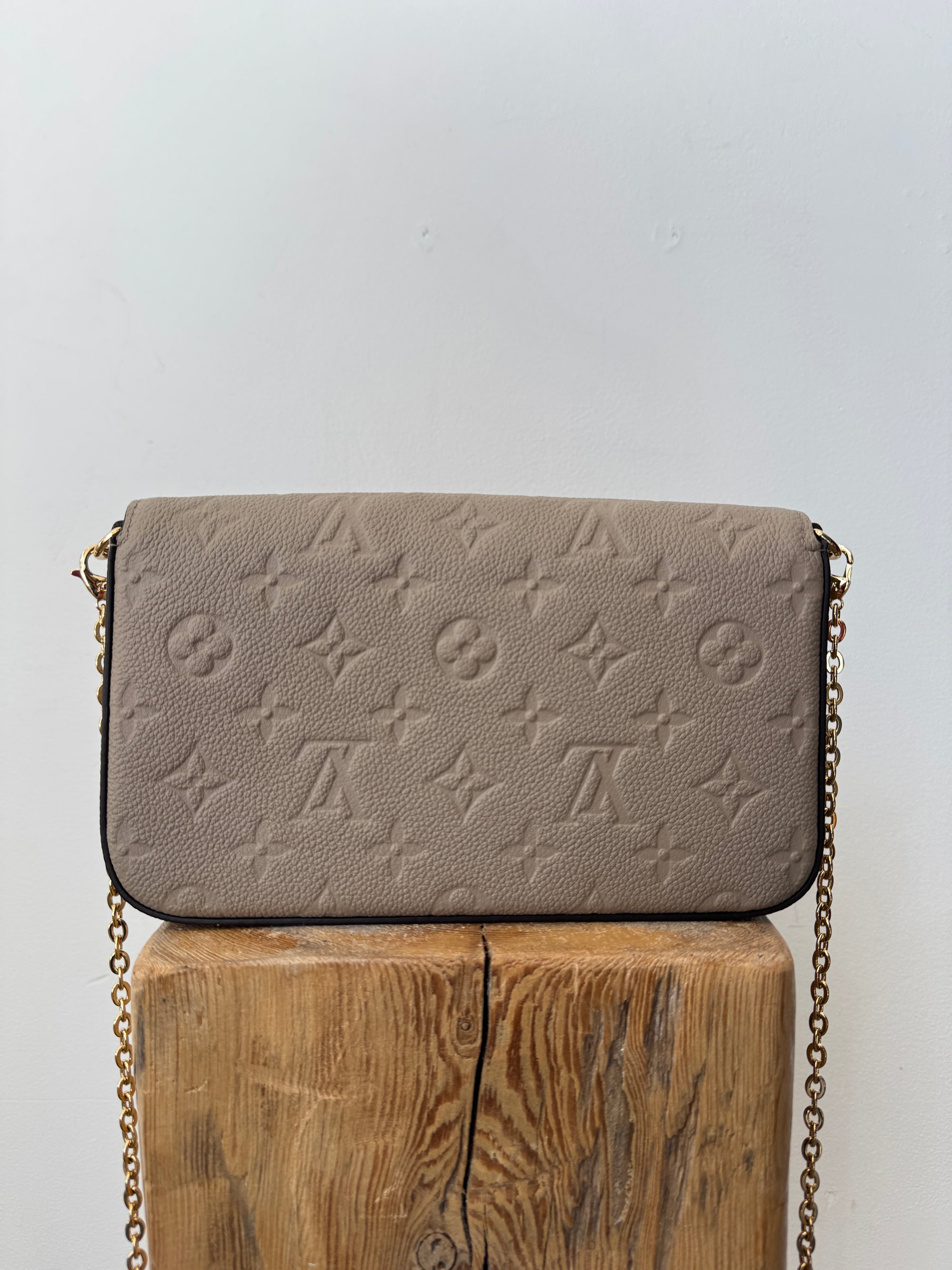 Louis Vuitton Pochette Félicie, Turtledove