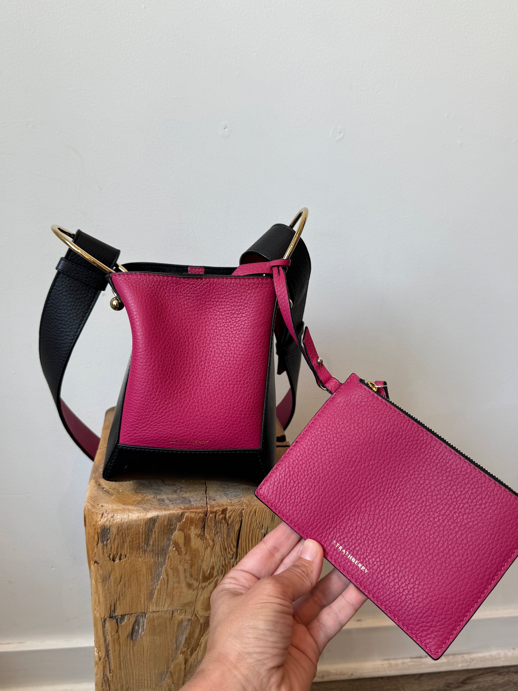 Strathberry Lana Nano Bucket Bag Magenta/Black
