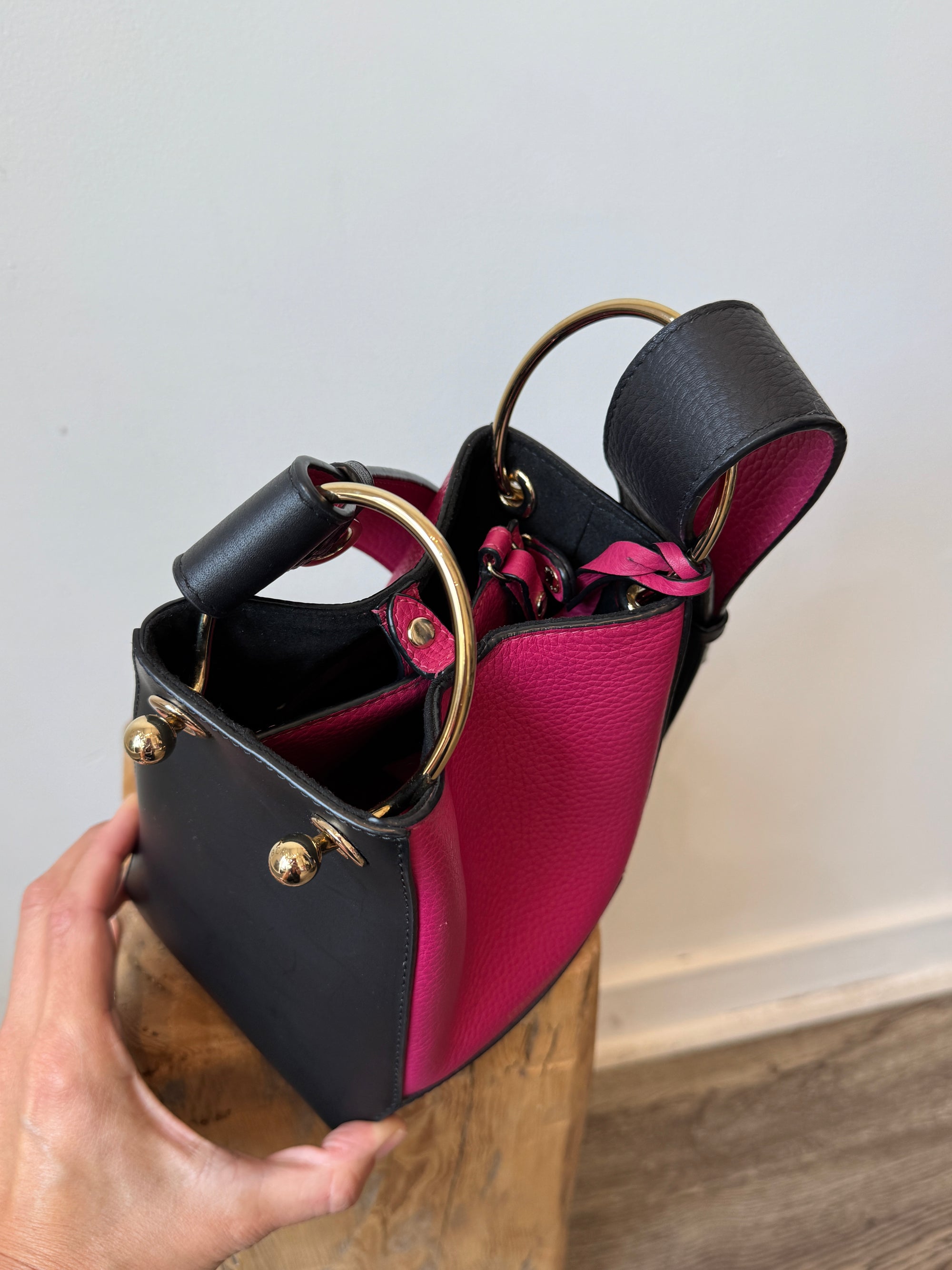 Strathberry Lana Nano Bucket Bag Magenta/Black