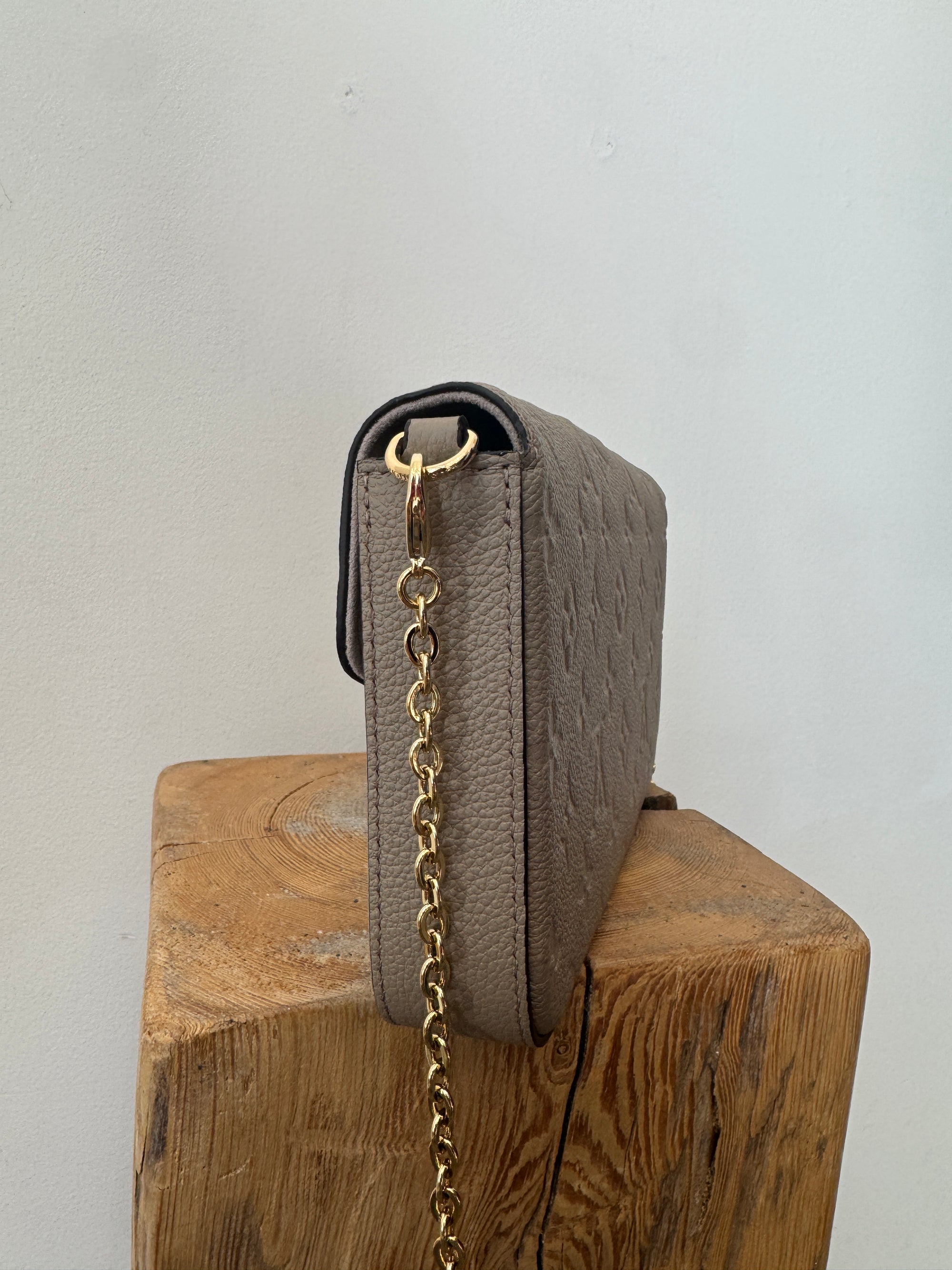 Louis Vuitton Pochette Félicie, Turtledove