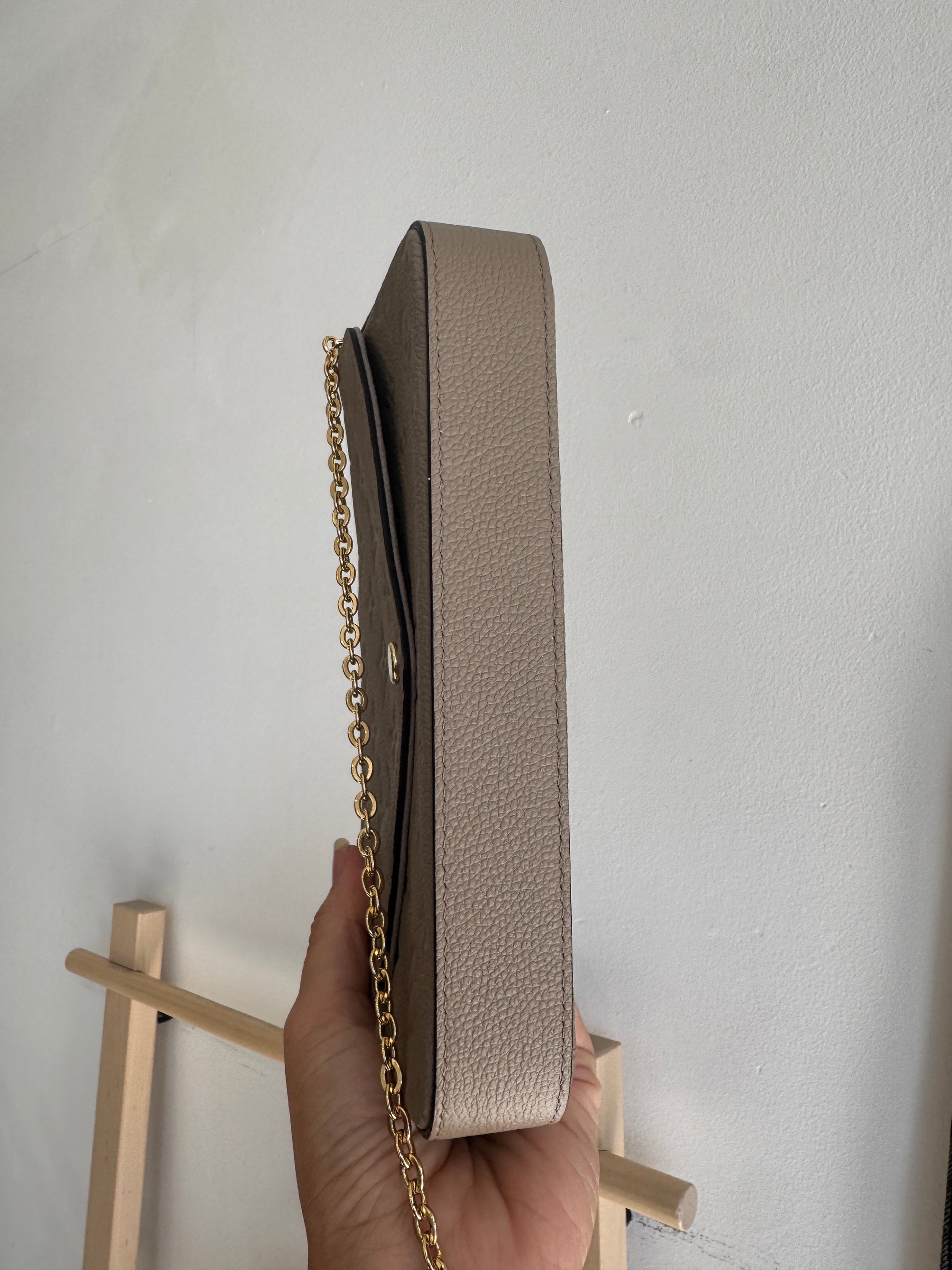 Louis Vuitton Pochette Félicie, Turtledove