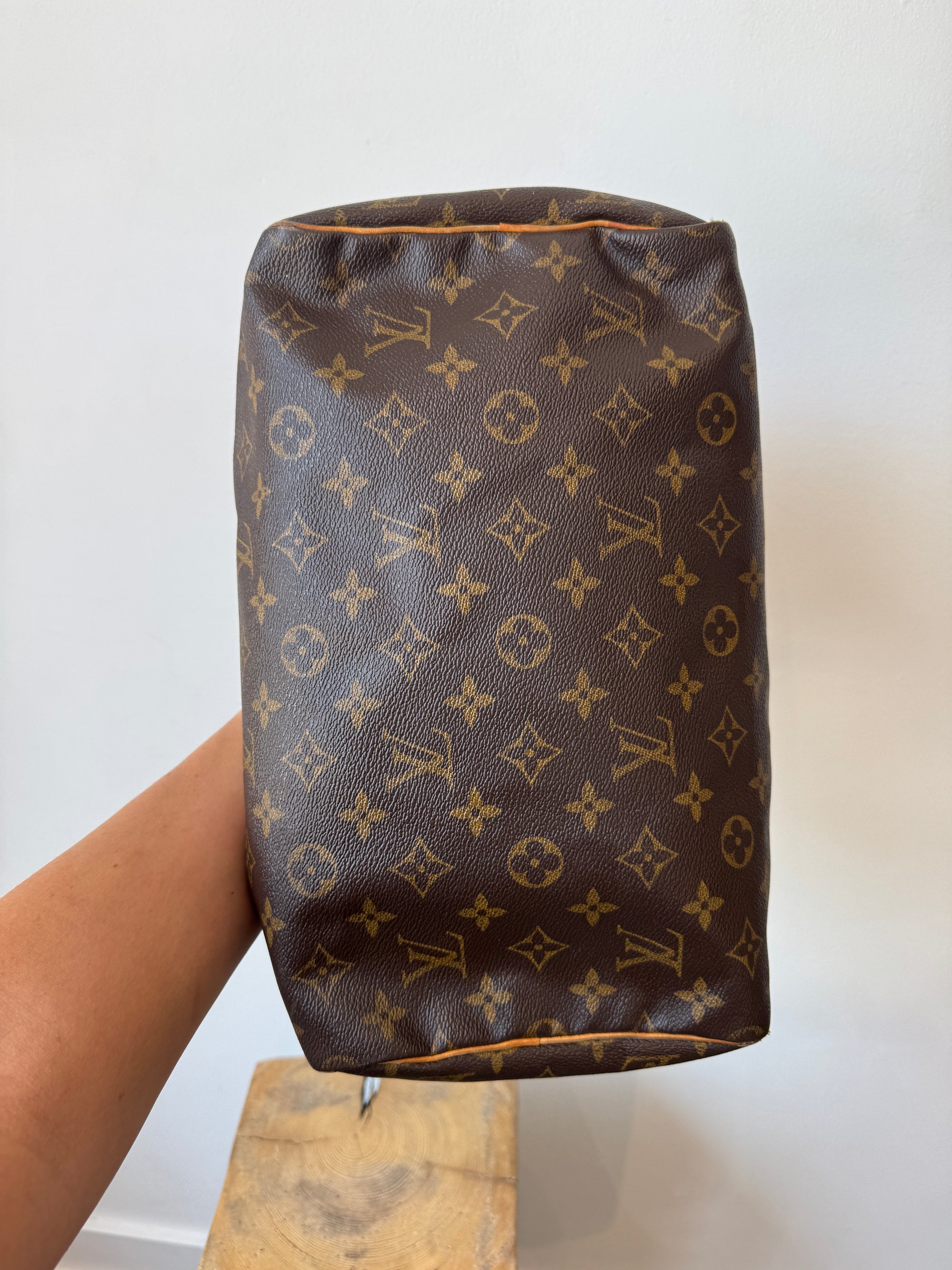 Louis Vuitton Monogram Speedy 30