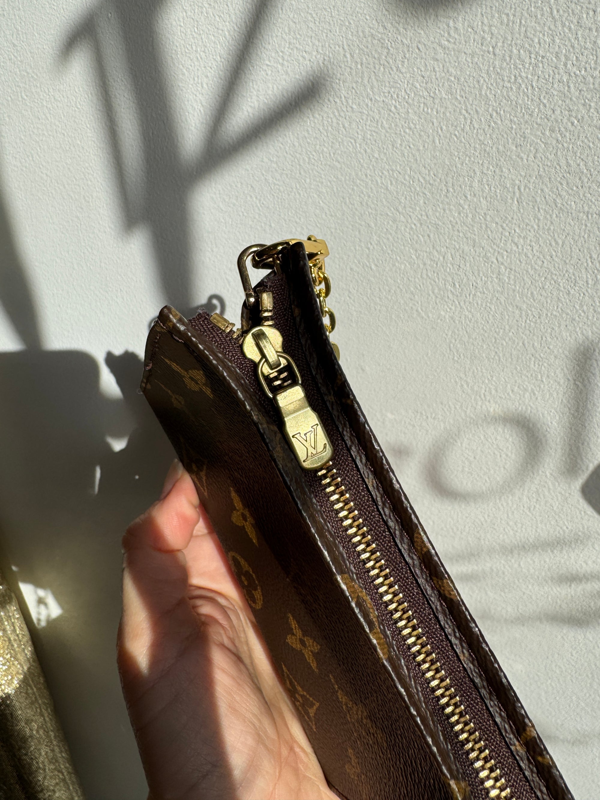 Louis Vuitton Monogram Toiletry 15, Brown