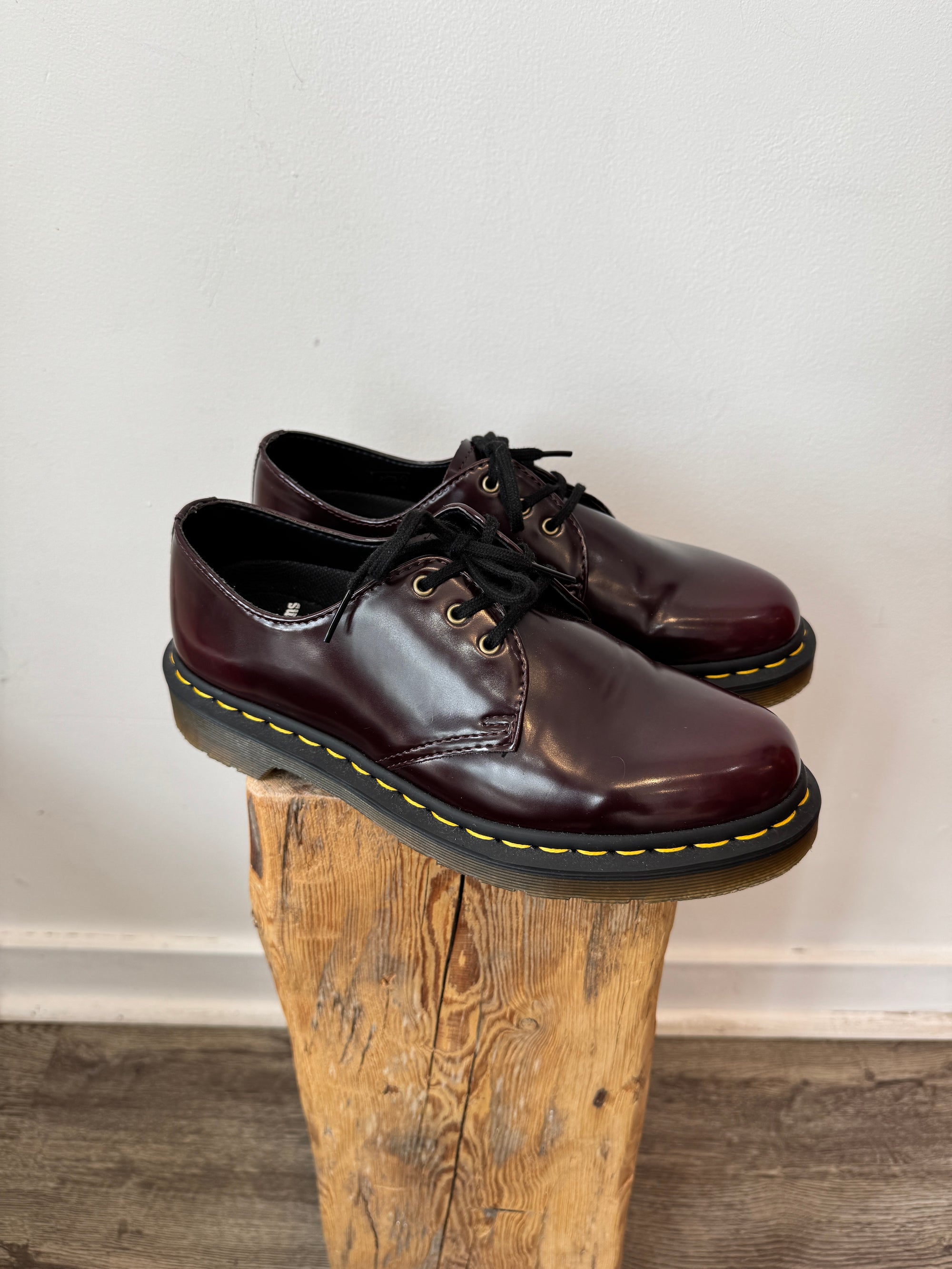 Dr. Martens maroon smooth leather lace up shoes, 7