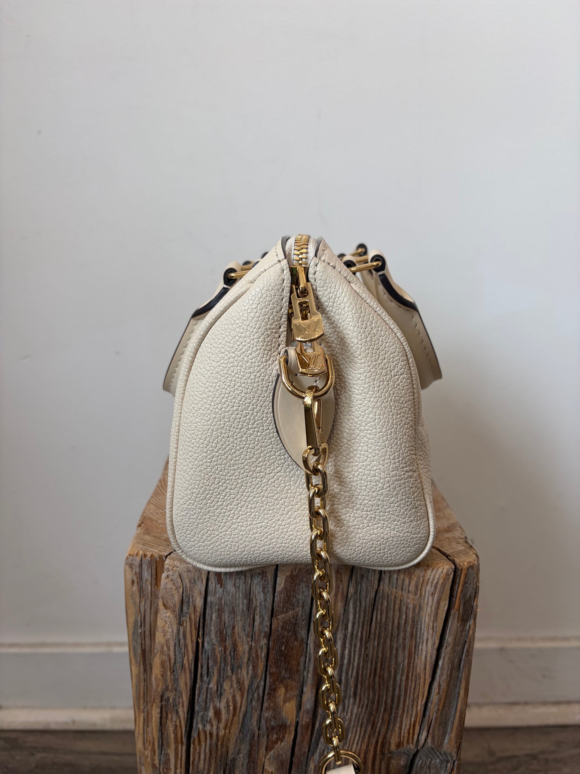 Louis Vuitton Speedy Bandoulière 20, Cream