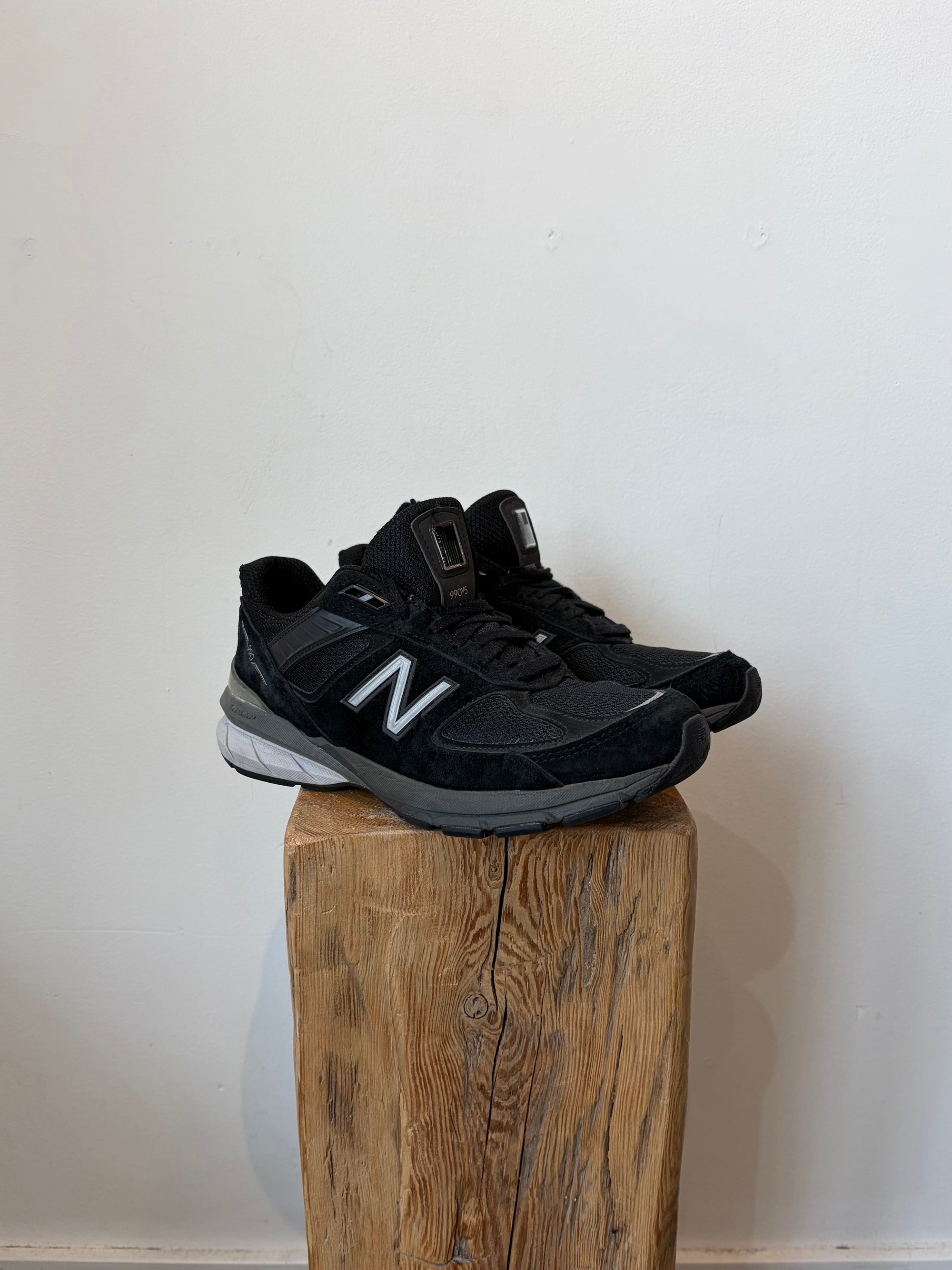 New Balance Shoes, 990 V5 Black, 6 M (7.5 W)