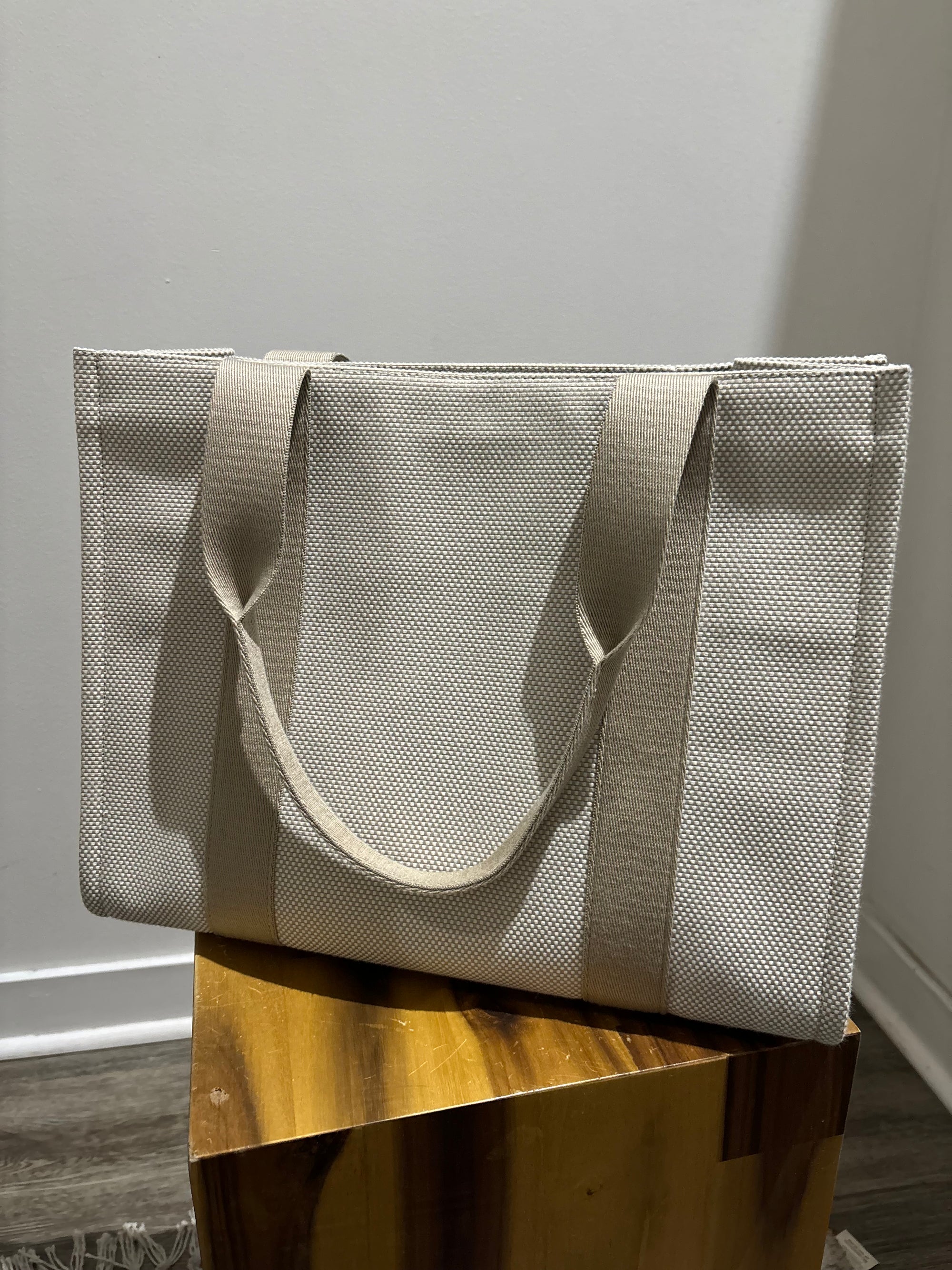 Lululemon Two-Tone Tote Bag, 10L - The Recollective Lululemon Two-Tone Tote Bag, 10L - The Recollective