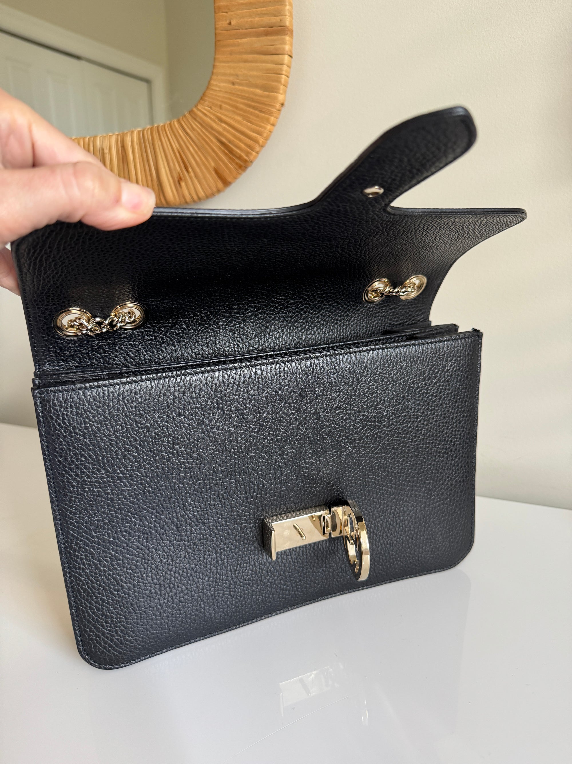 Gucci Interlocking G chain handbag, medium, Black