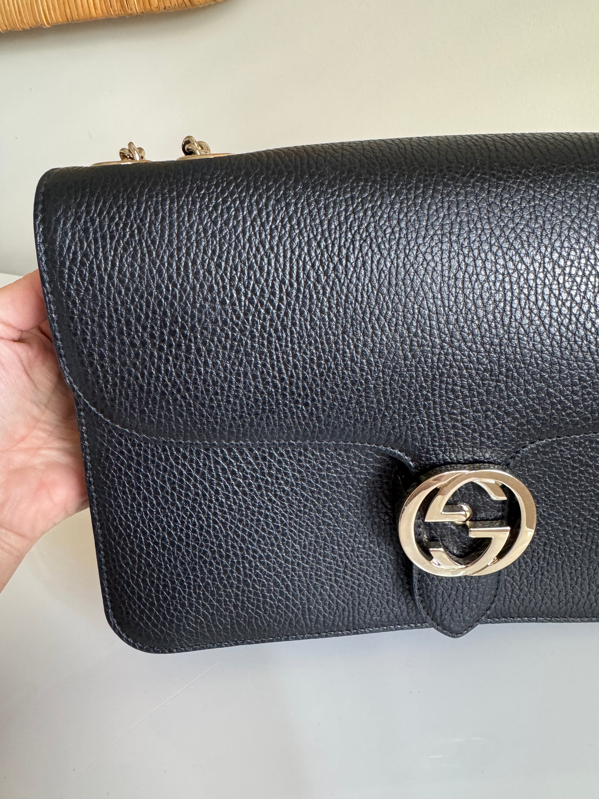 Gucci Interlocking G chain handbag, medium, Black