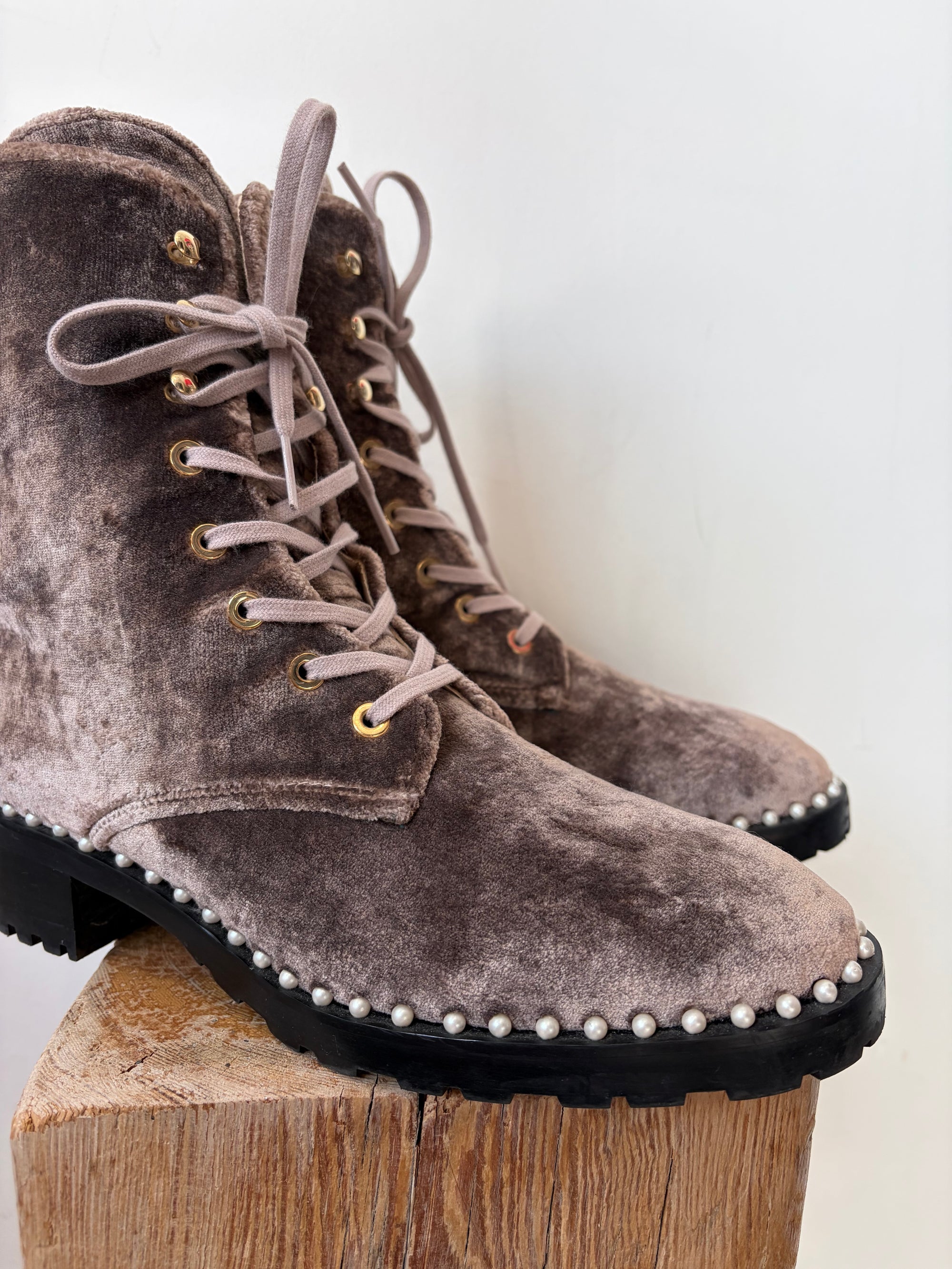 Stuart Weitzman Allie Boots, Velvet brown, 7