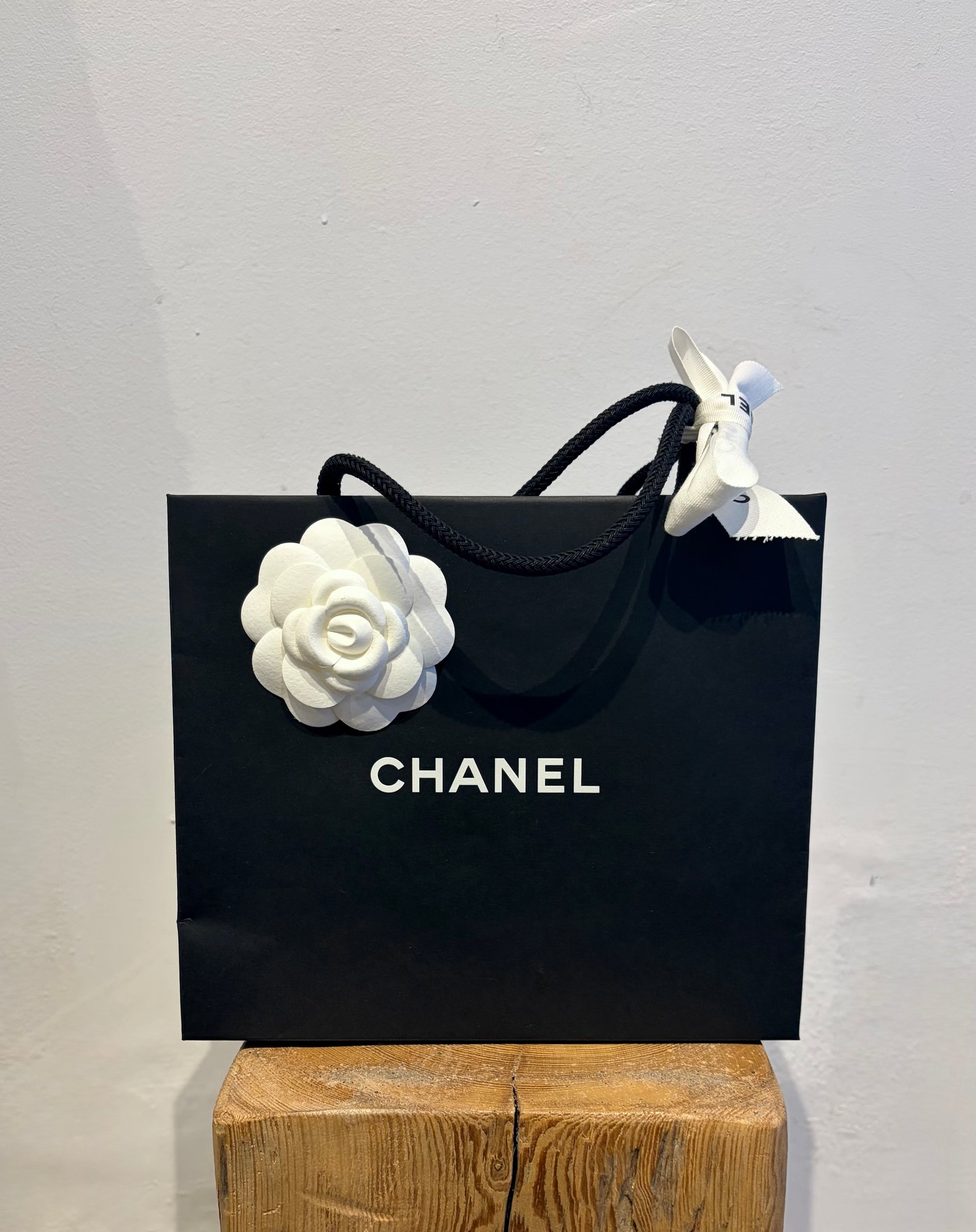 Chanel 2022 Quilted Caviar Wallet, Black