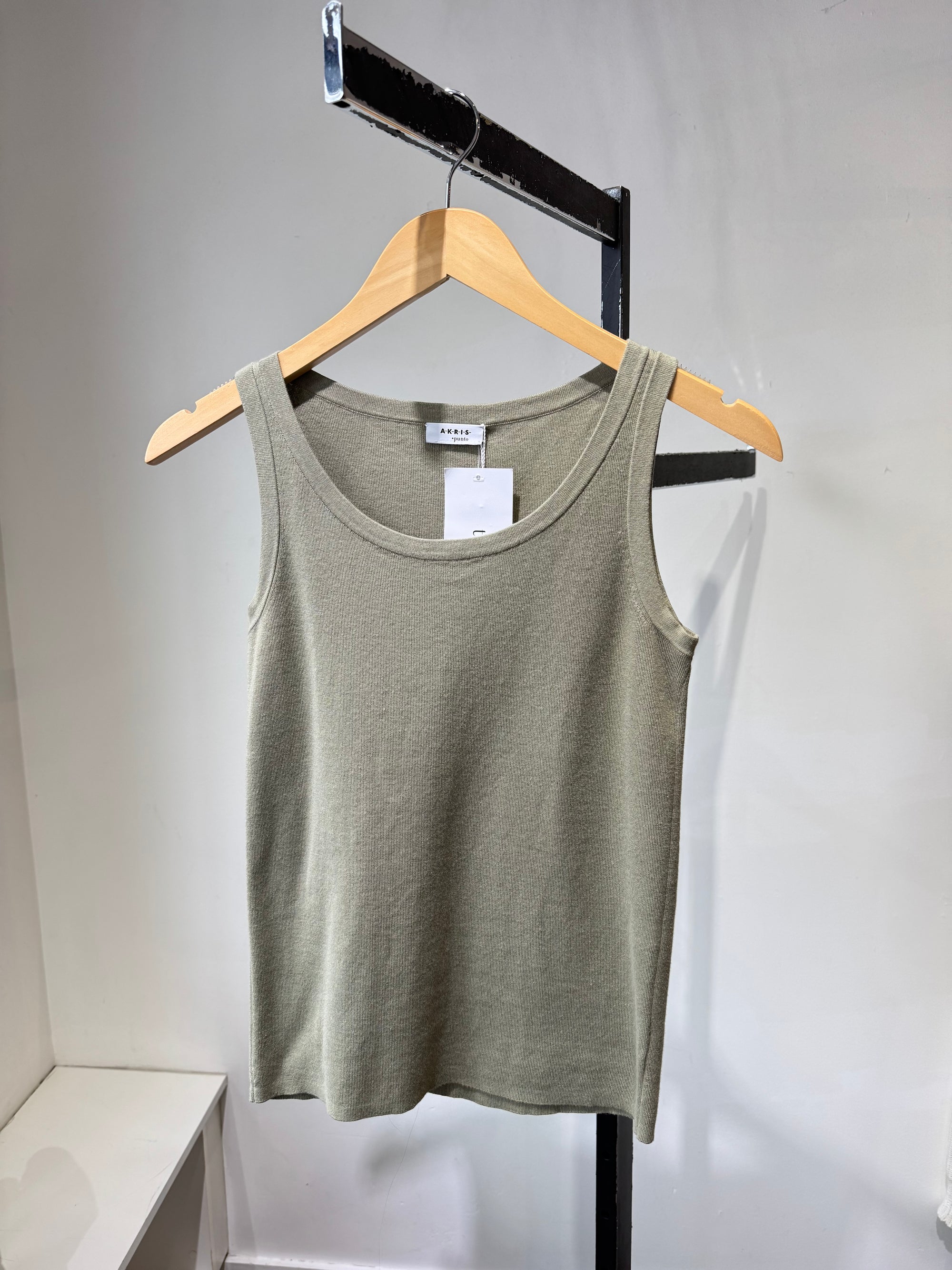 Akris Punto green knit tank size 4