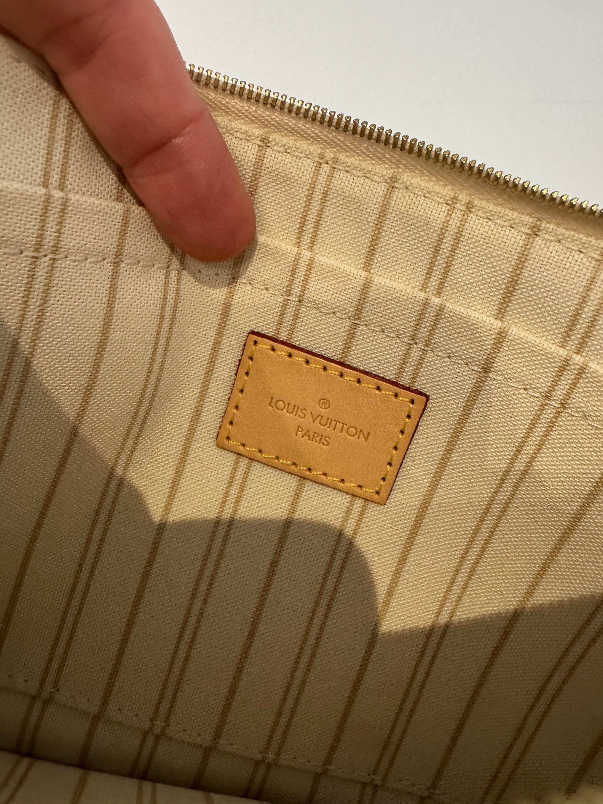 Louis Vuitton Neverfull Pouch, Damier Azur