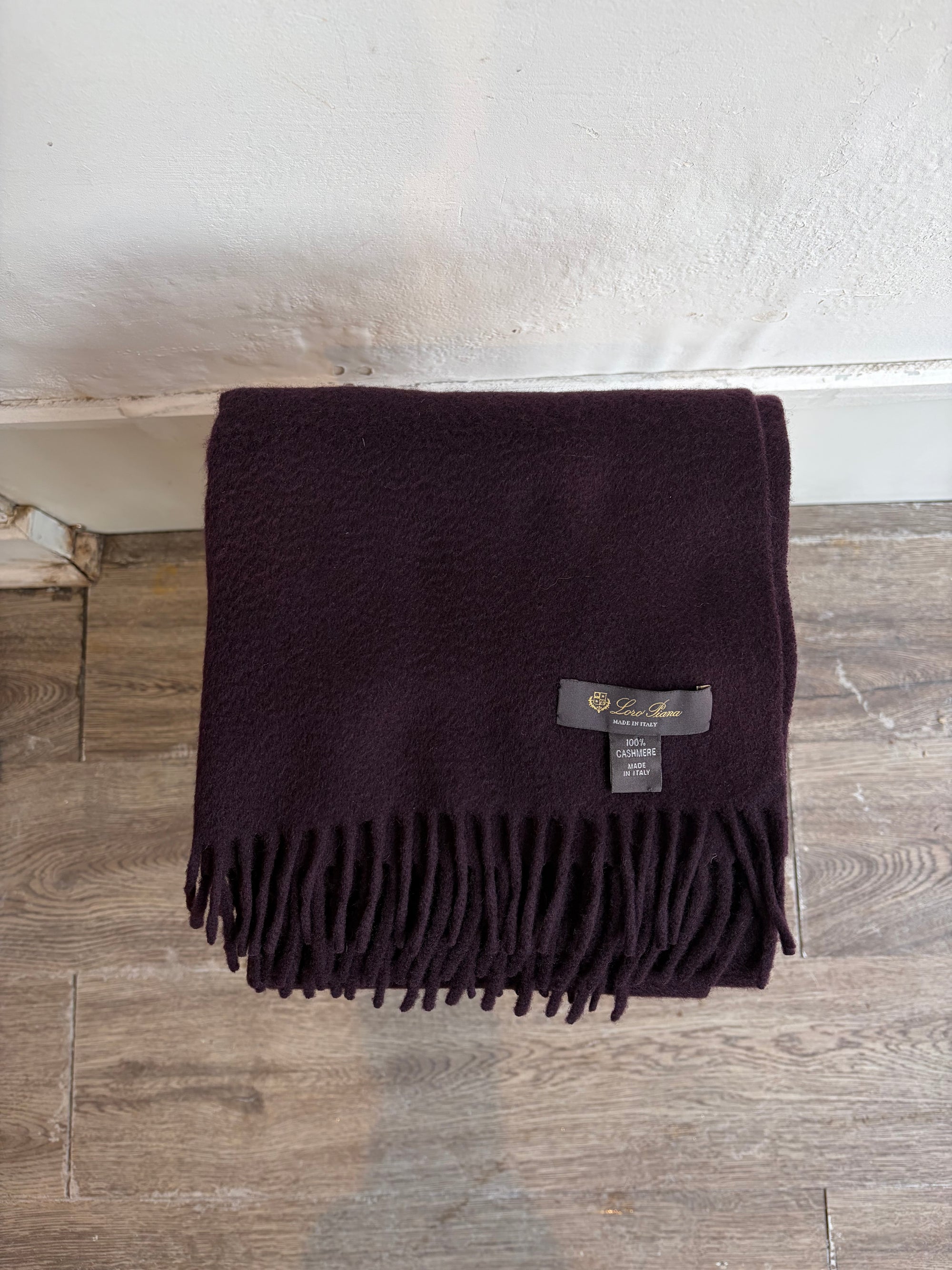Loro Piana 100% cashmere scarf, Deep Burgundy