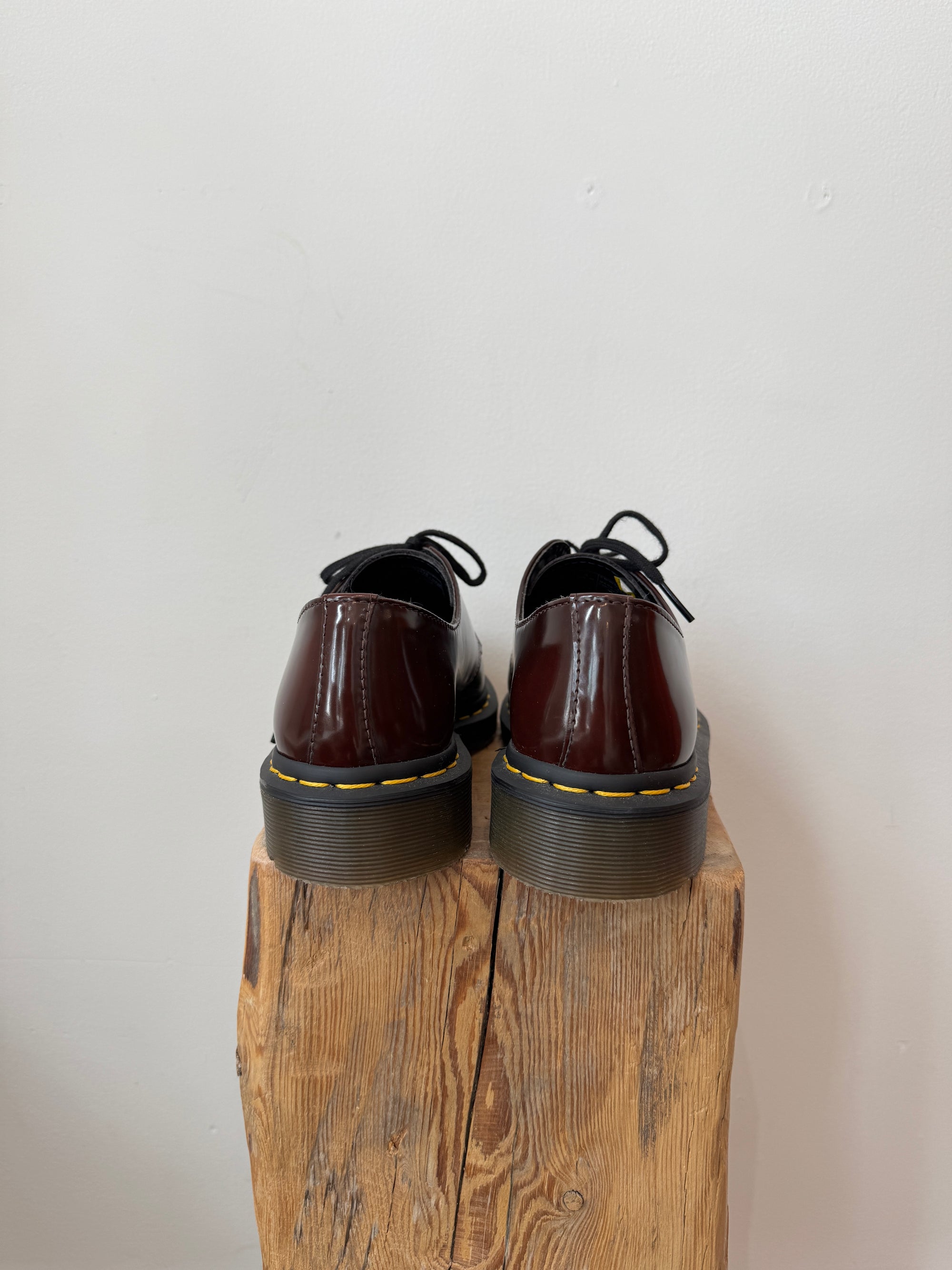 Dr. Martens maroon smooth leather lace up shoes, 7