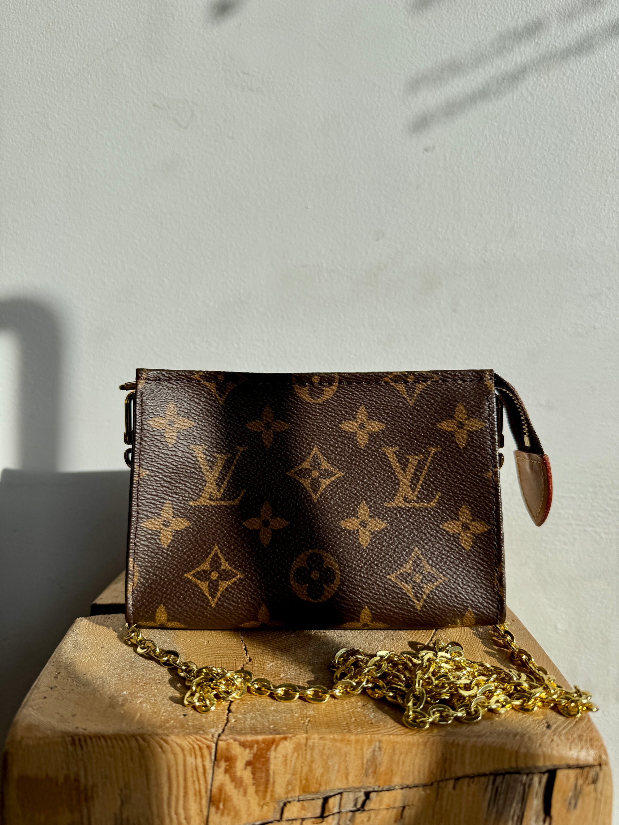 Louis Vuitton Monogram Toiletry 15, Brown
