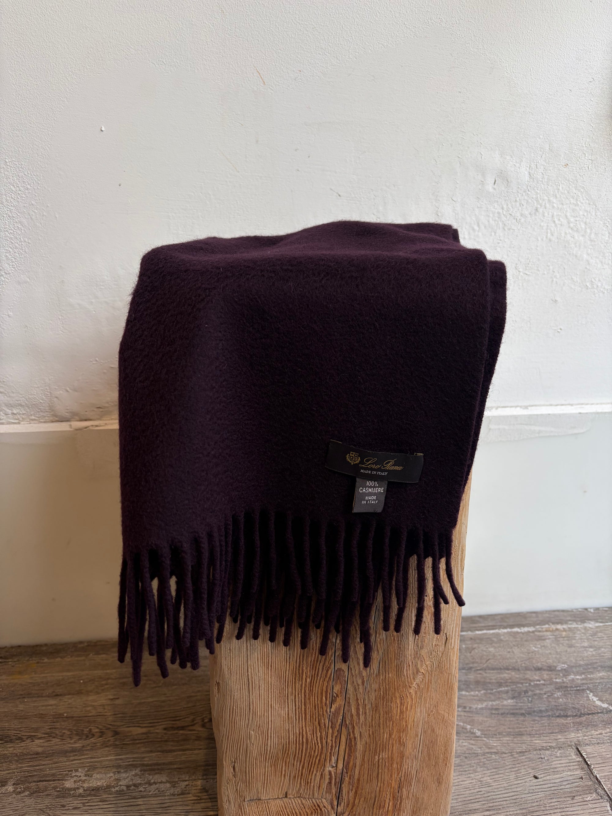 Loro Piana 100% cashmere scarf, Deep Burgundy