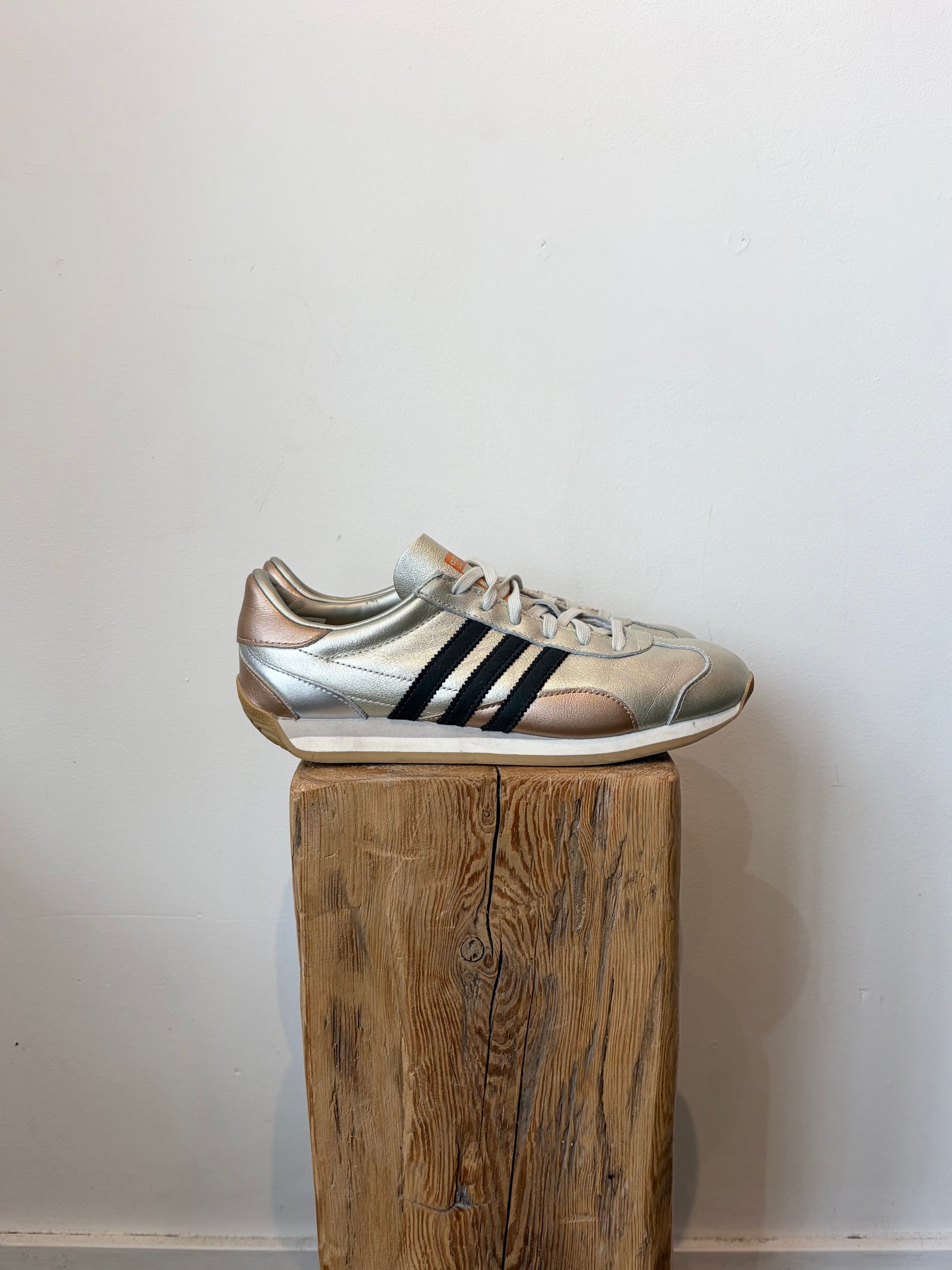 Adidas, Country Low Top Sneakers, Silver, 6M (7.5 W)