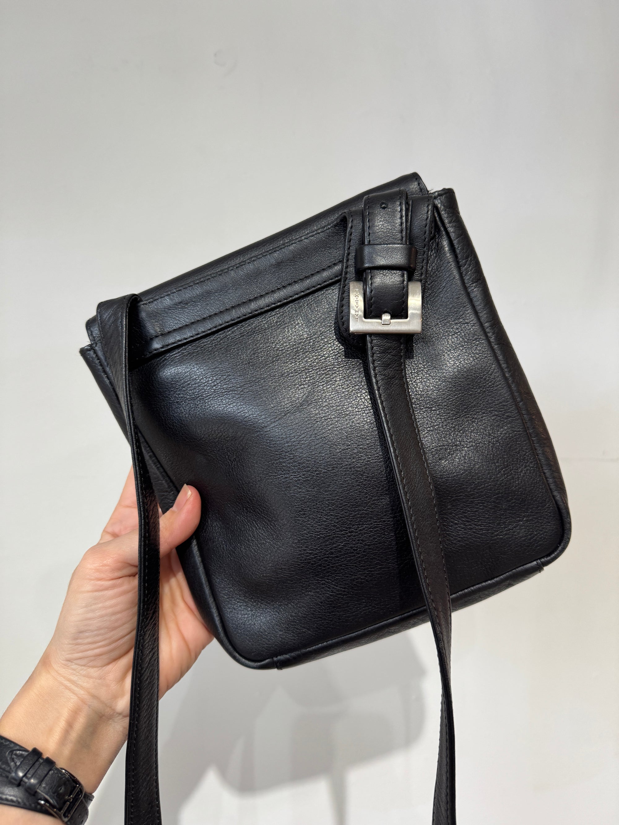 Lamarthe Paris leather crossbody flap bag, Black
