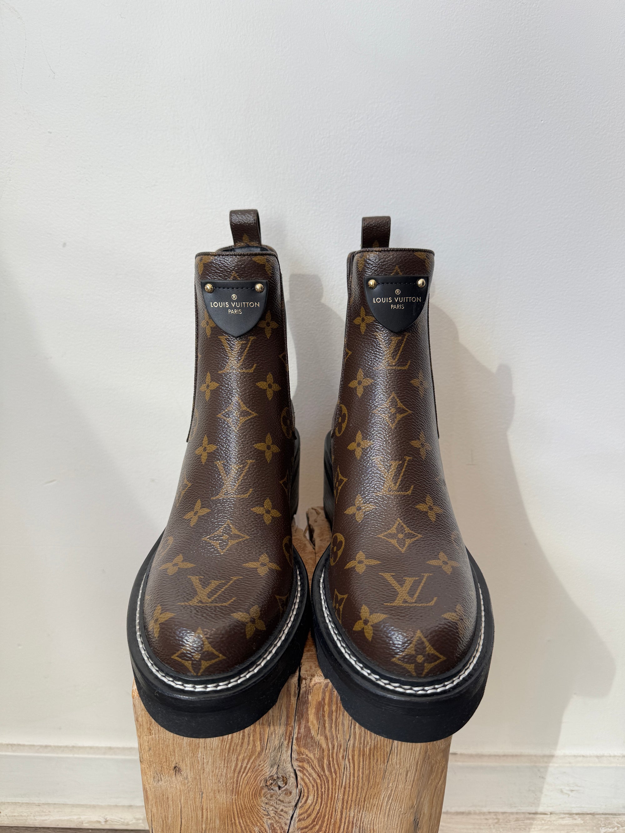 Louis Vuitton Beaubourg Ankle Boots, 37.5