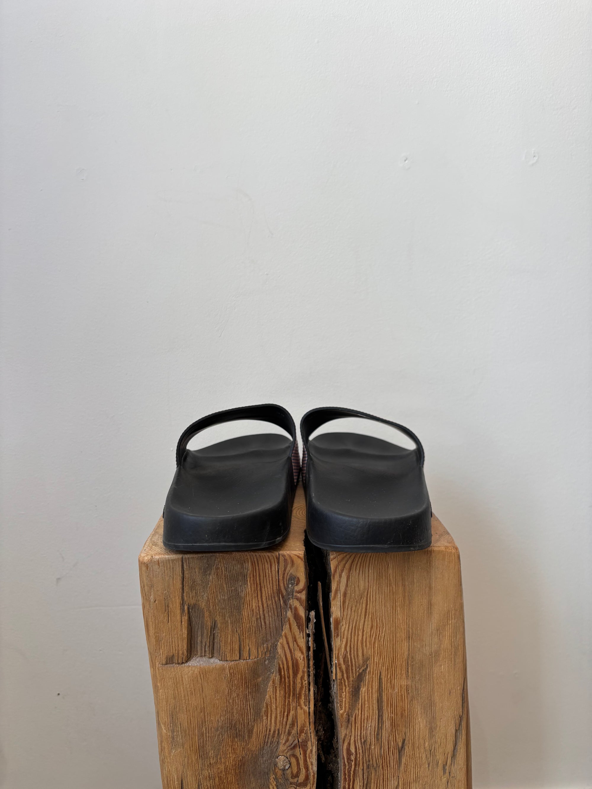 Givenchy Paris Black Pink Metallic Logo Slides, 39