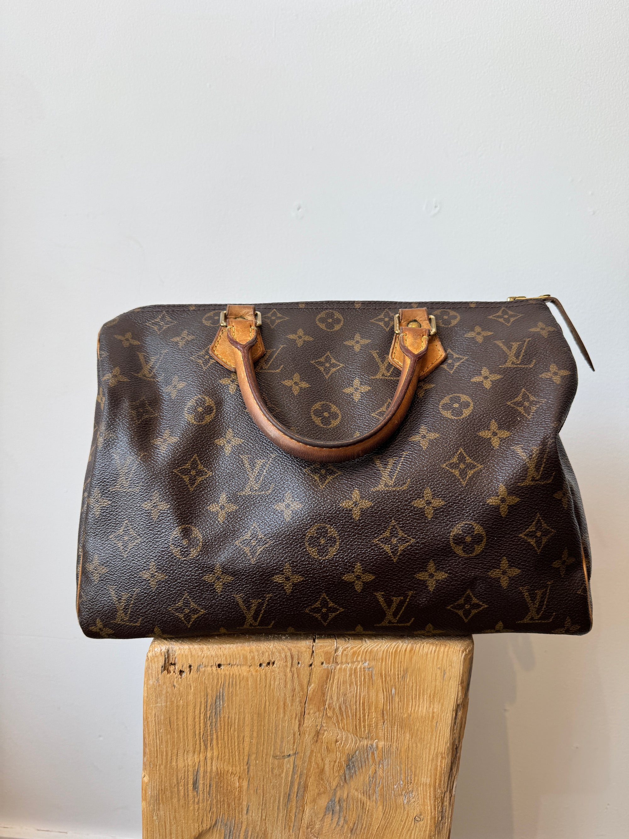 Louis Vuitton Monogram Speedy 30