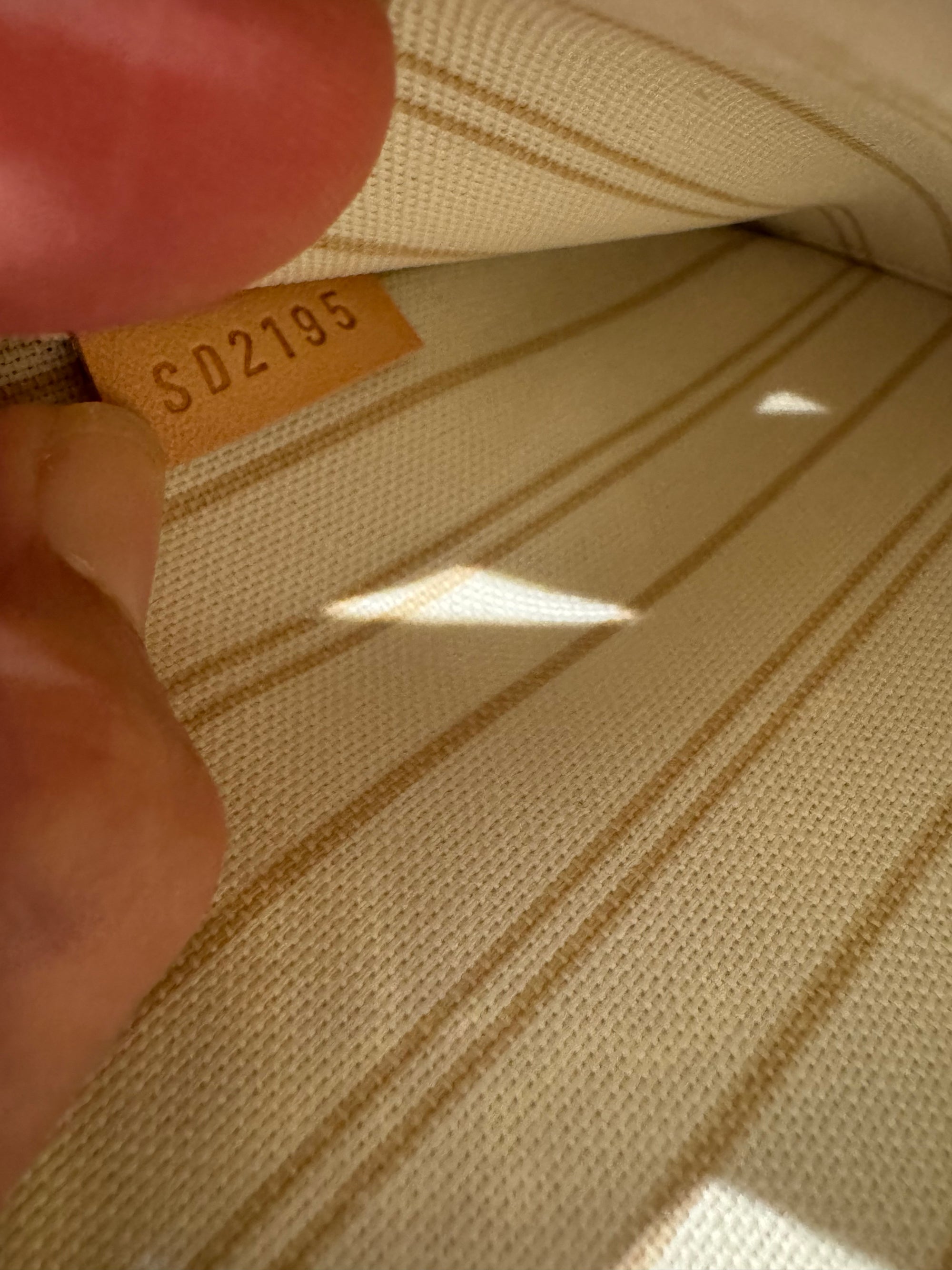 Louis Vuitton Neverfull Pouch, Damier Azur
