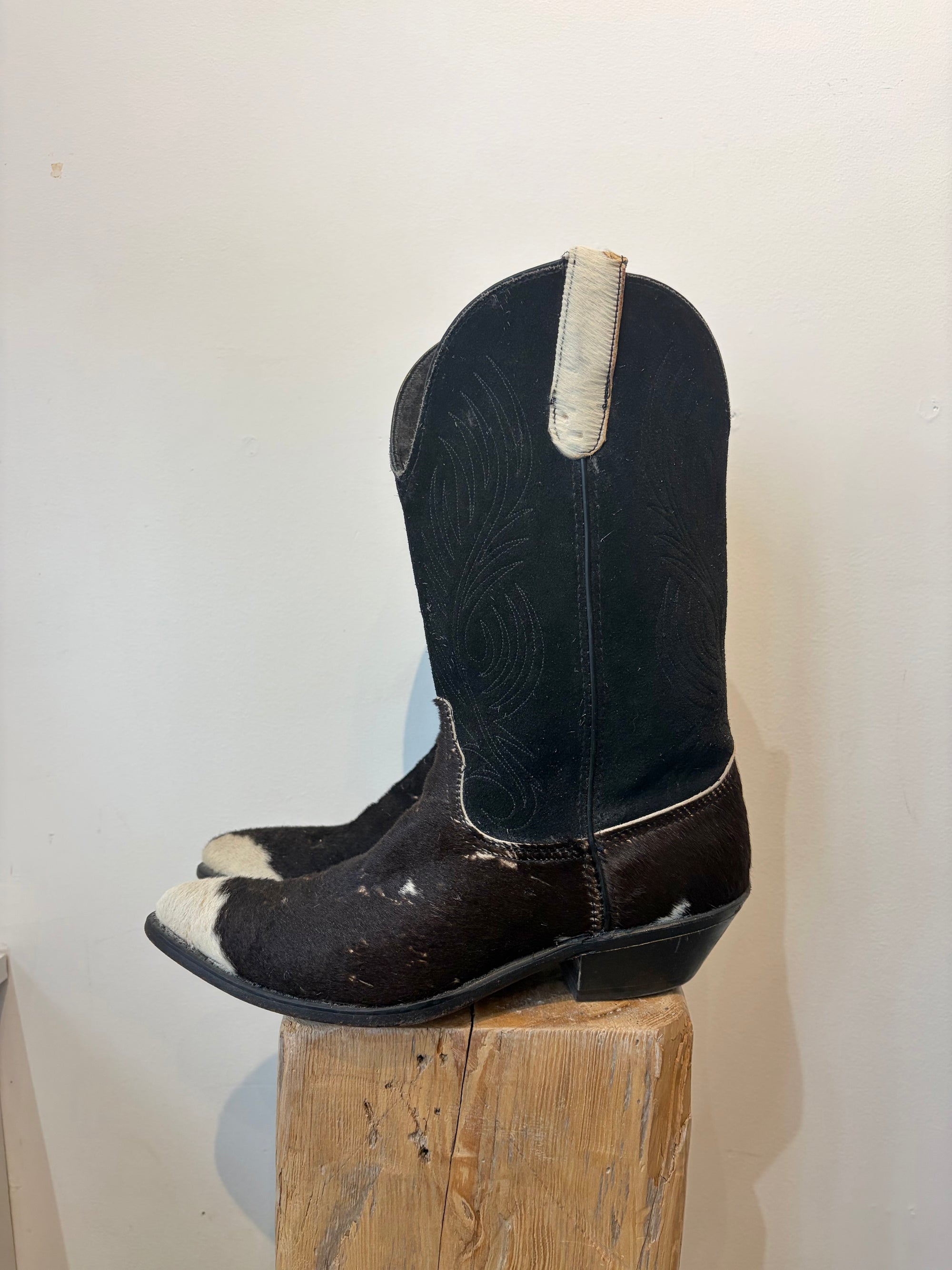 Unmarked Vintage Western Boots, W10
