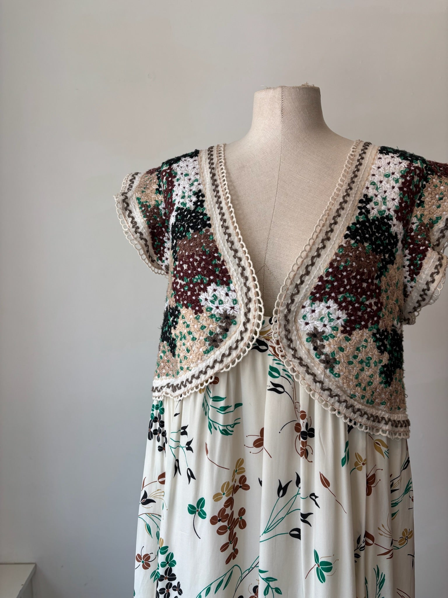 Anthropologie crochet top floral maxi dress, Cream, Large