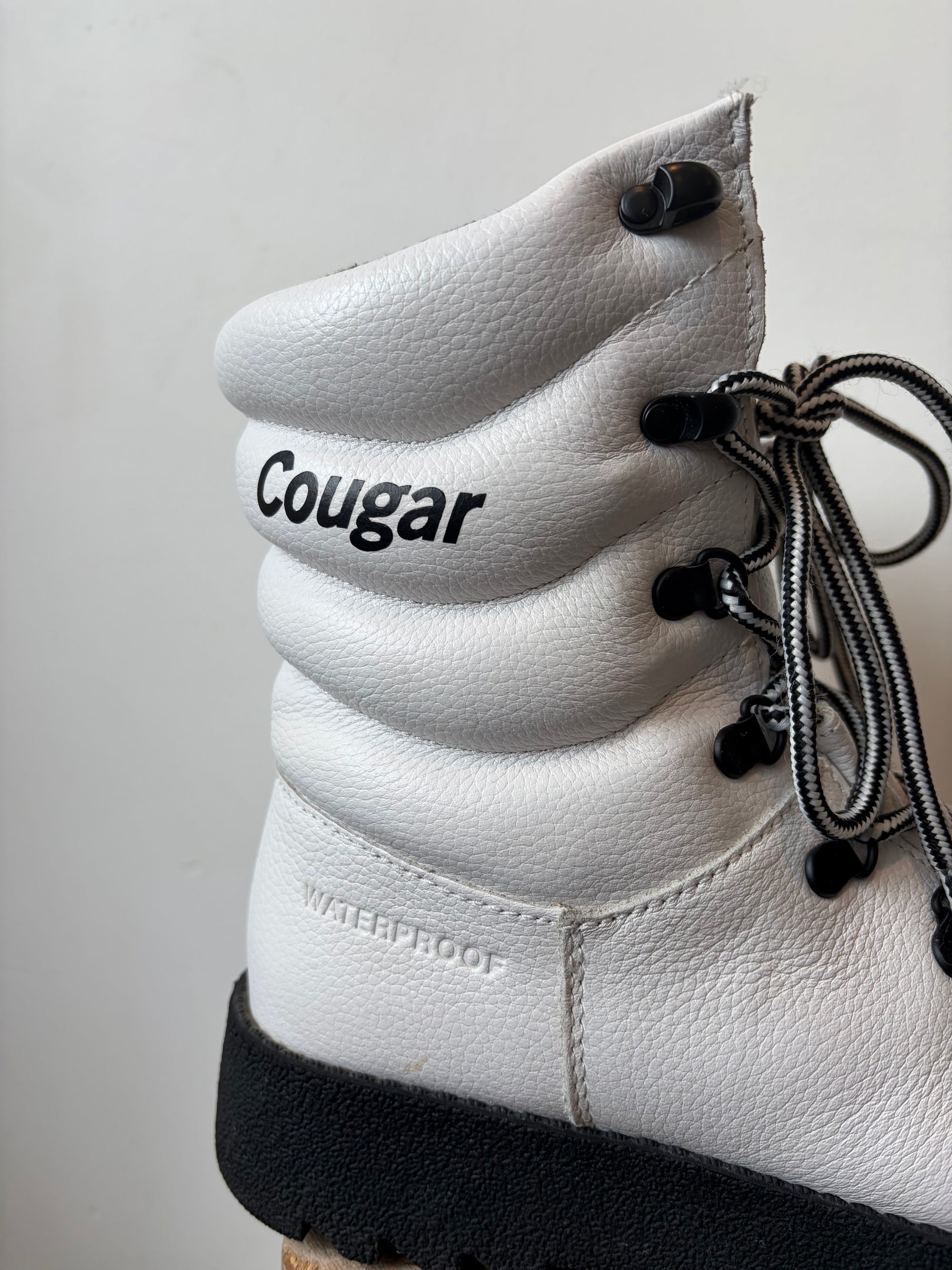 Cougar Waterproof Pillow Boots, White, 6