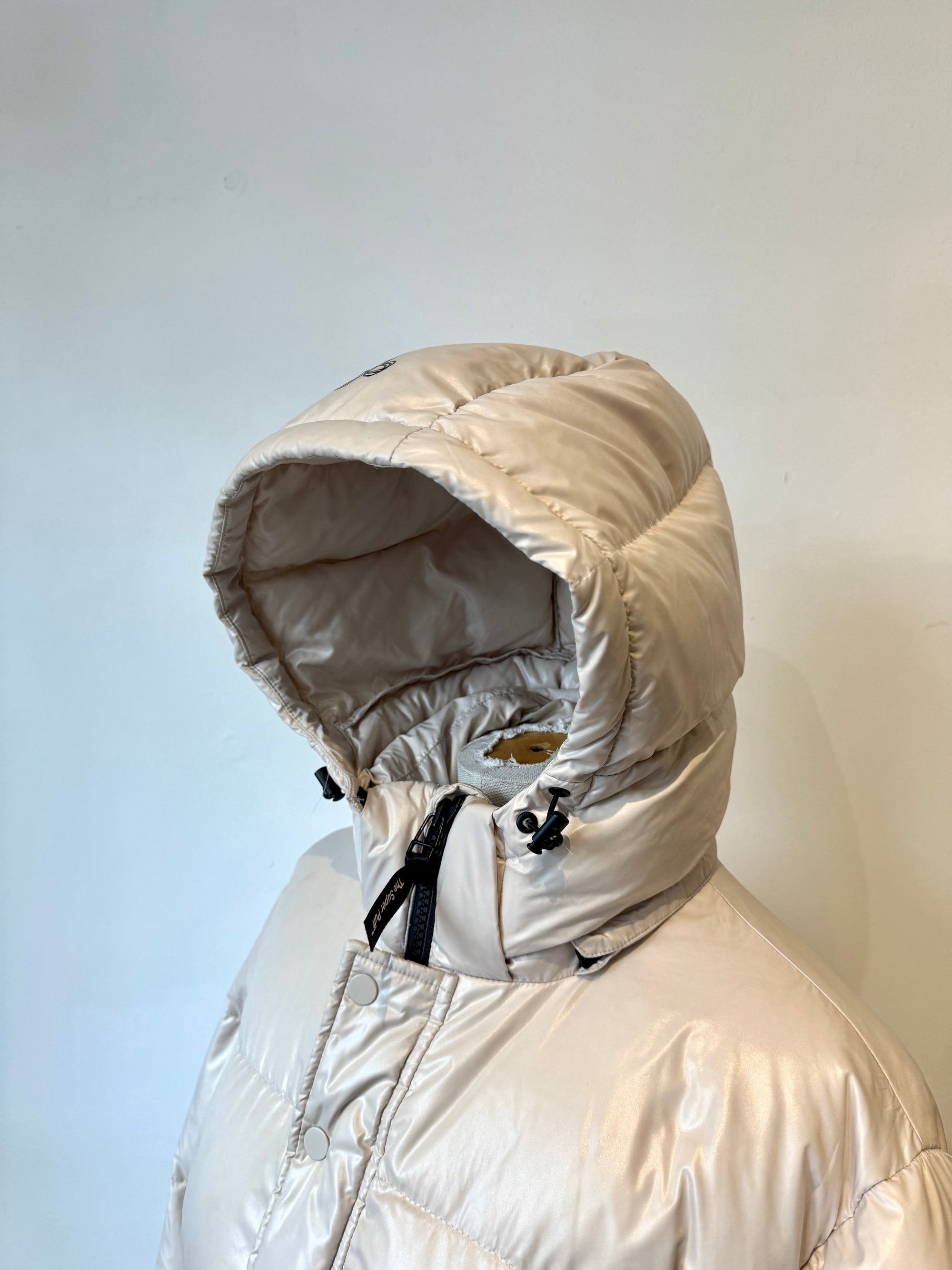TNA Super Puff Jackets Hi Gloss Cream, Large