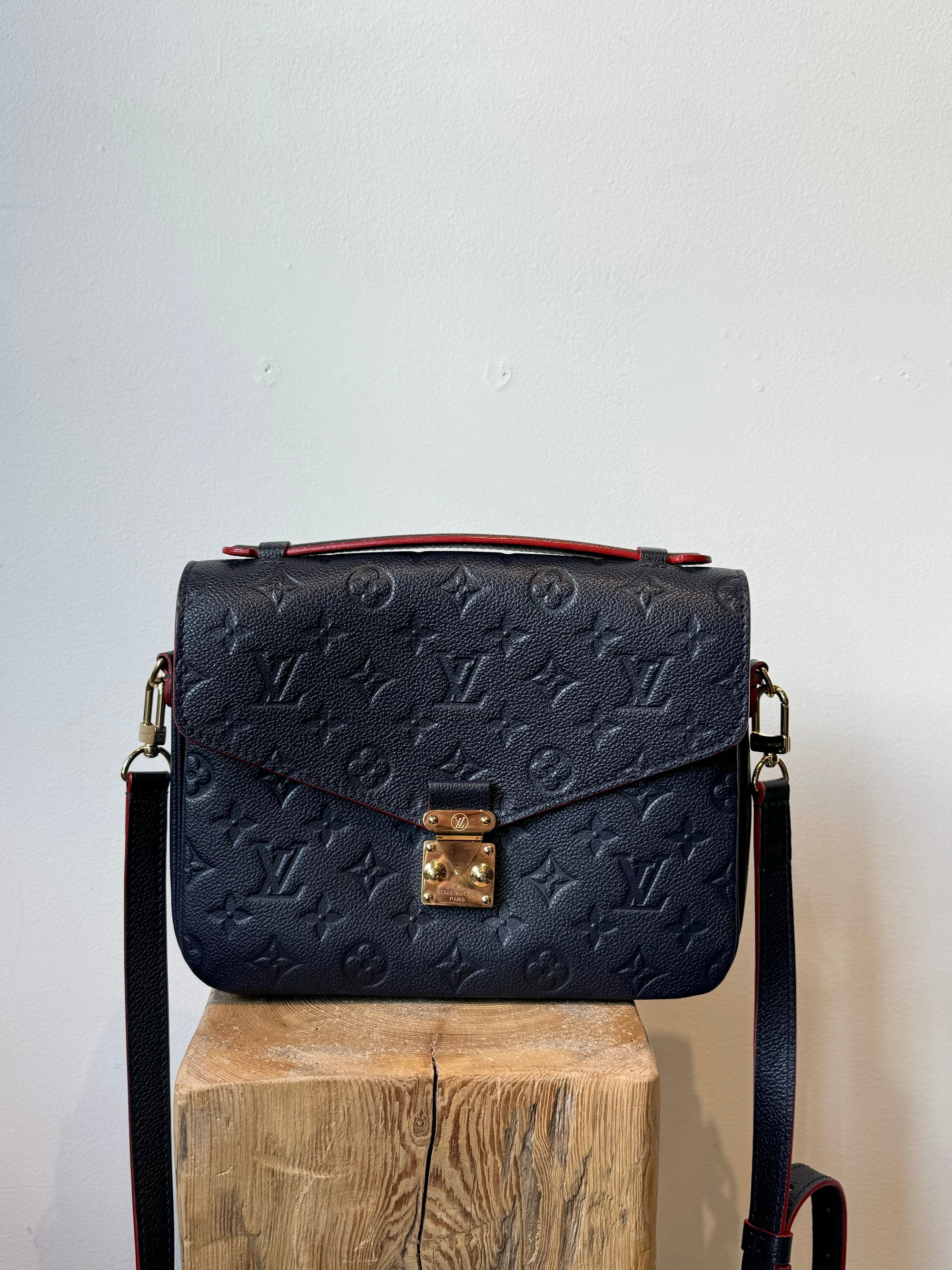 Louis Vuitton Pochette Métis, Navy