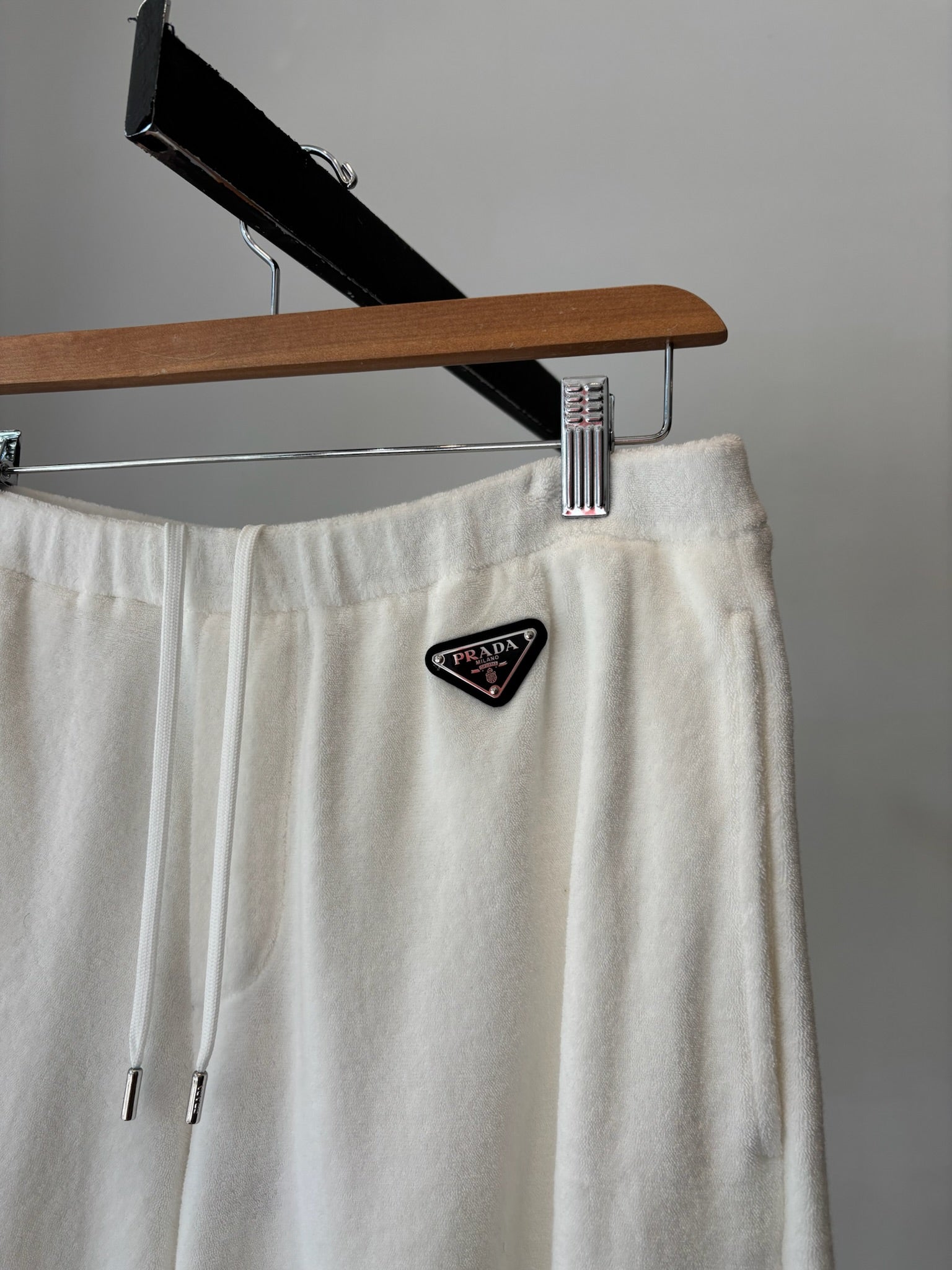 Prada terry bermuda logo plaque shorts, White, Medium
