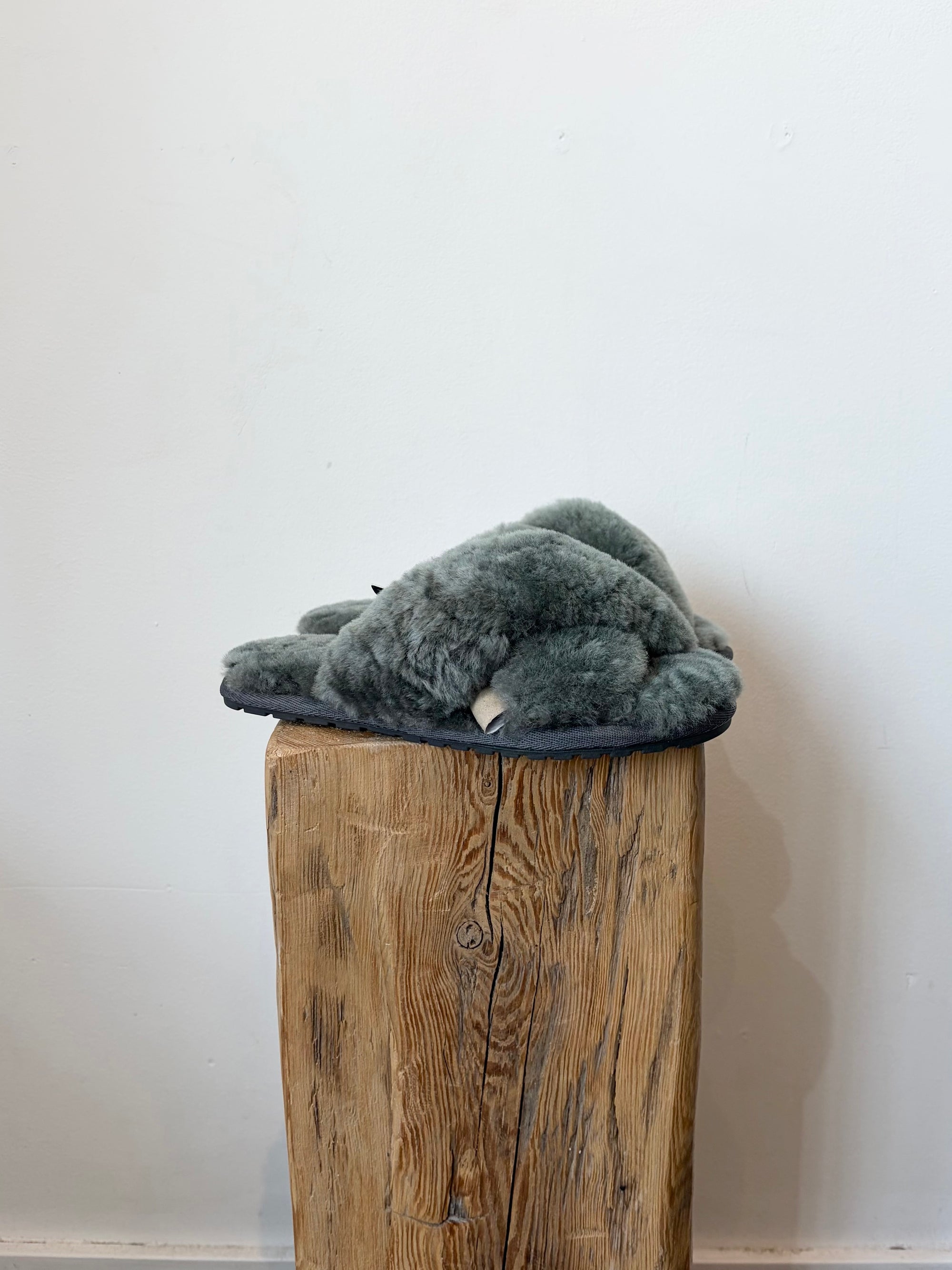 EMU australia Mayberry Fluffy Crossover Slippers, Green, W5