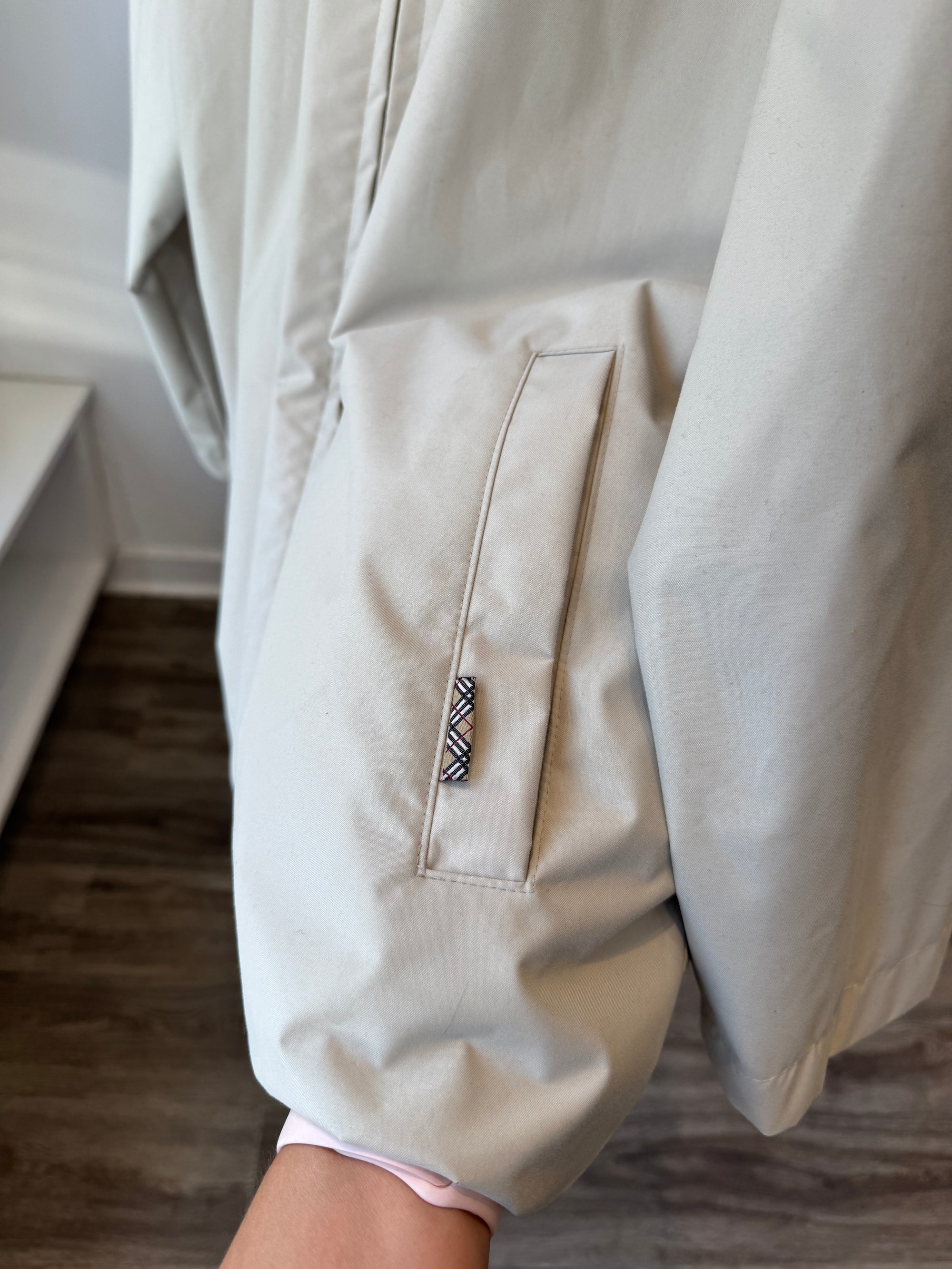 Burberry hooded rain jacket, Khaki, Large