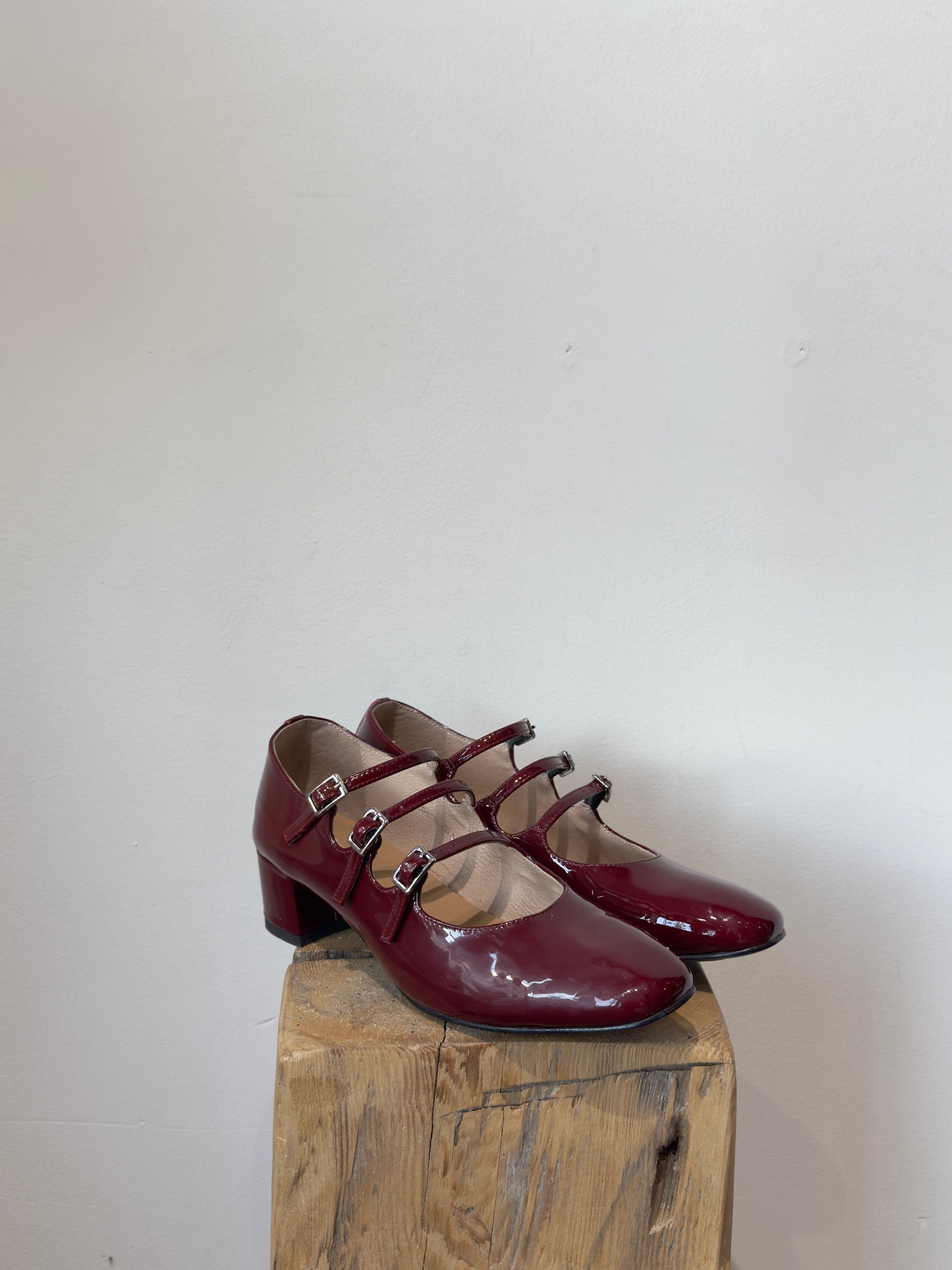 Dwarves Burgundy Mary Jane Heel, 7