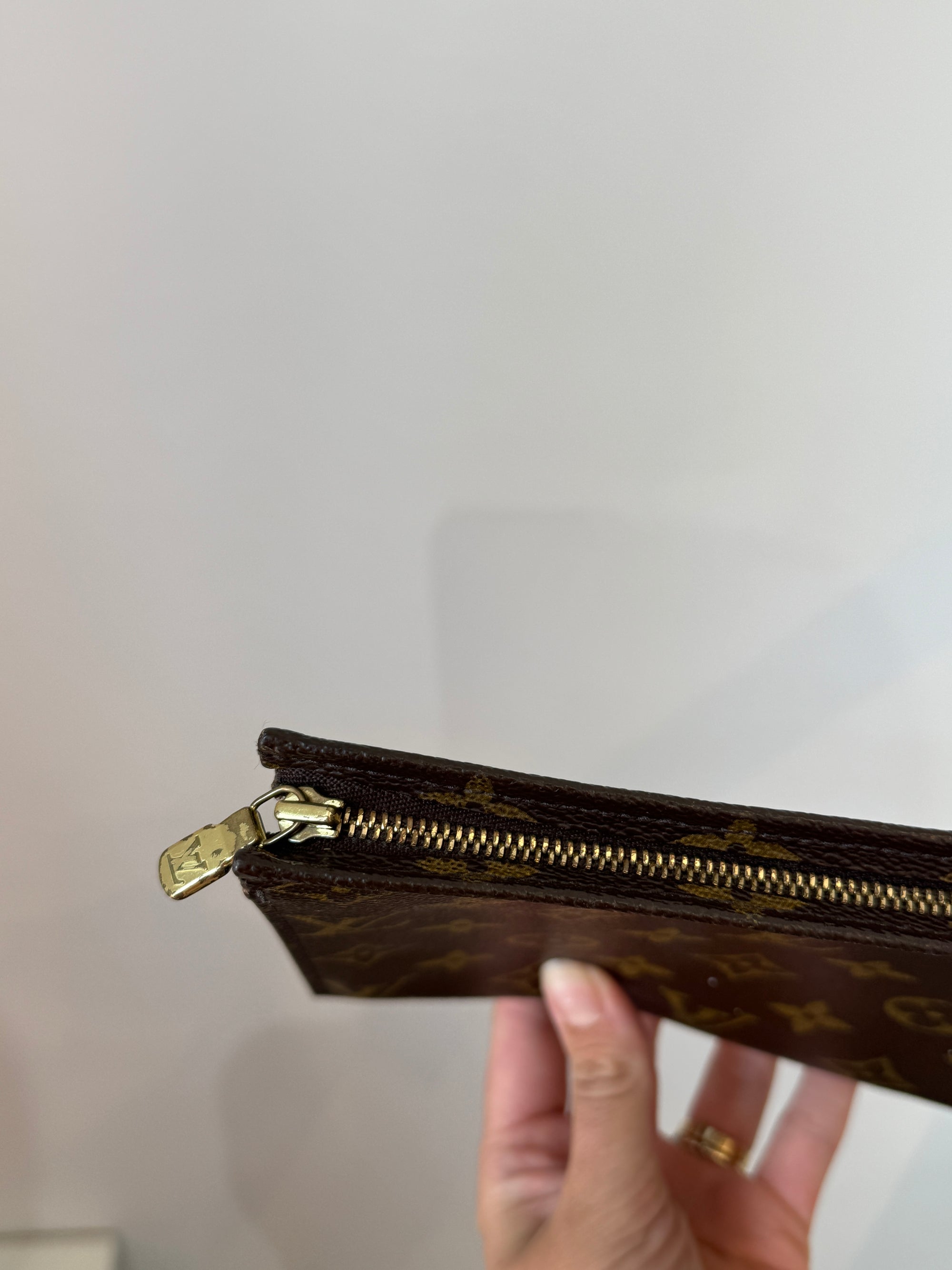 Louis Vuitton Toiletry Pouch 19 Monogram