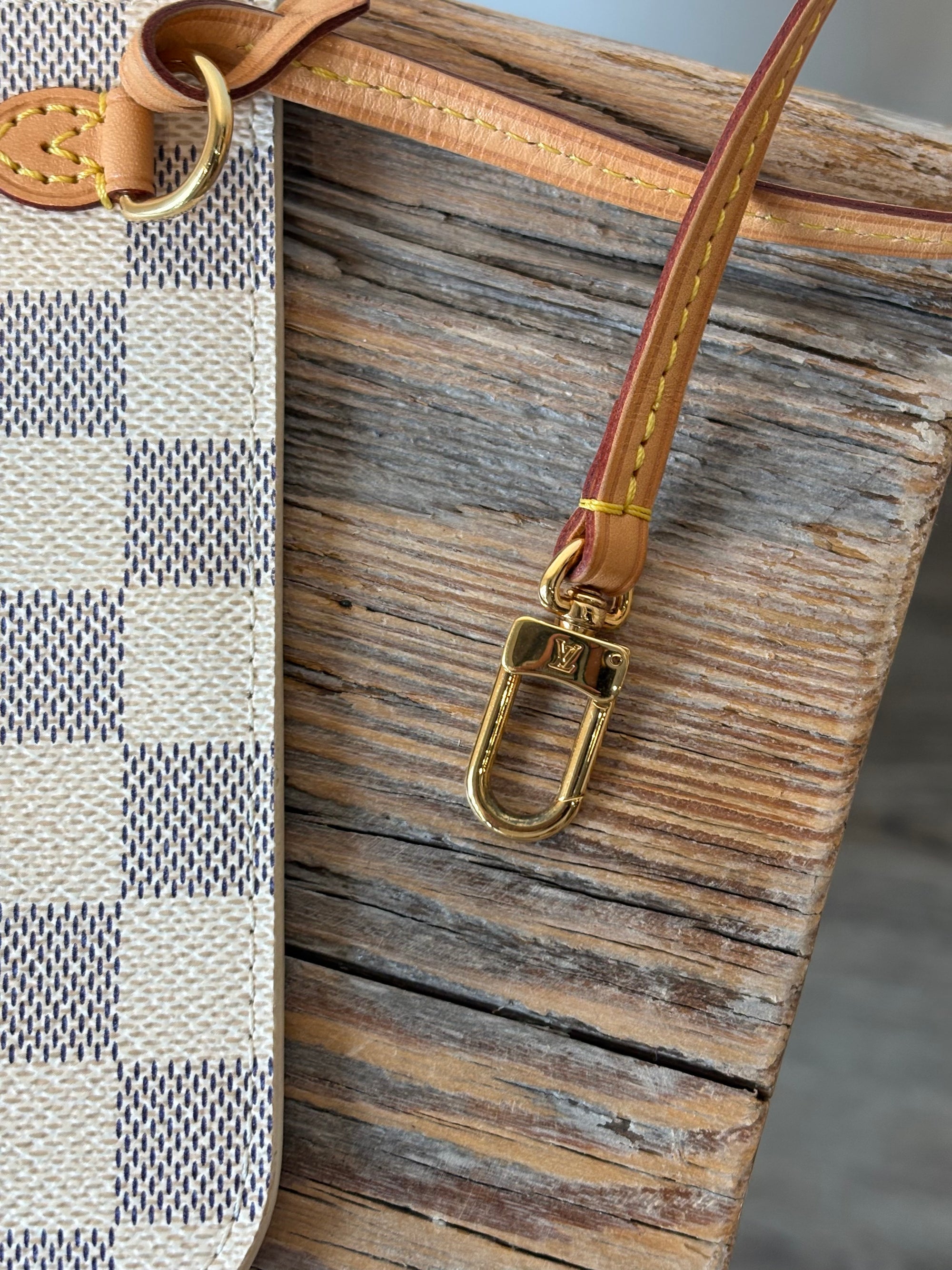 Louis Vuitton Neverfull Pouch, Damier Azur