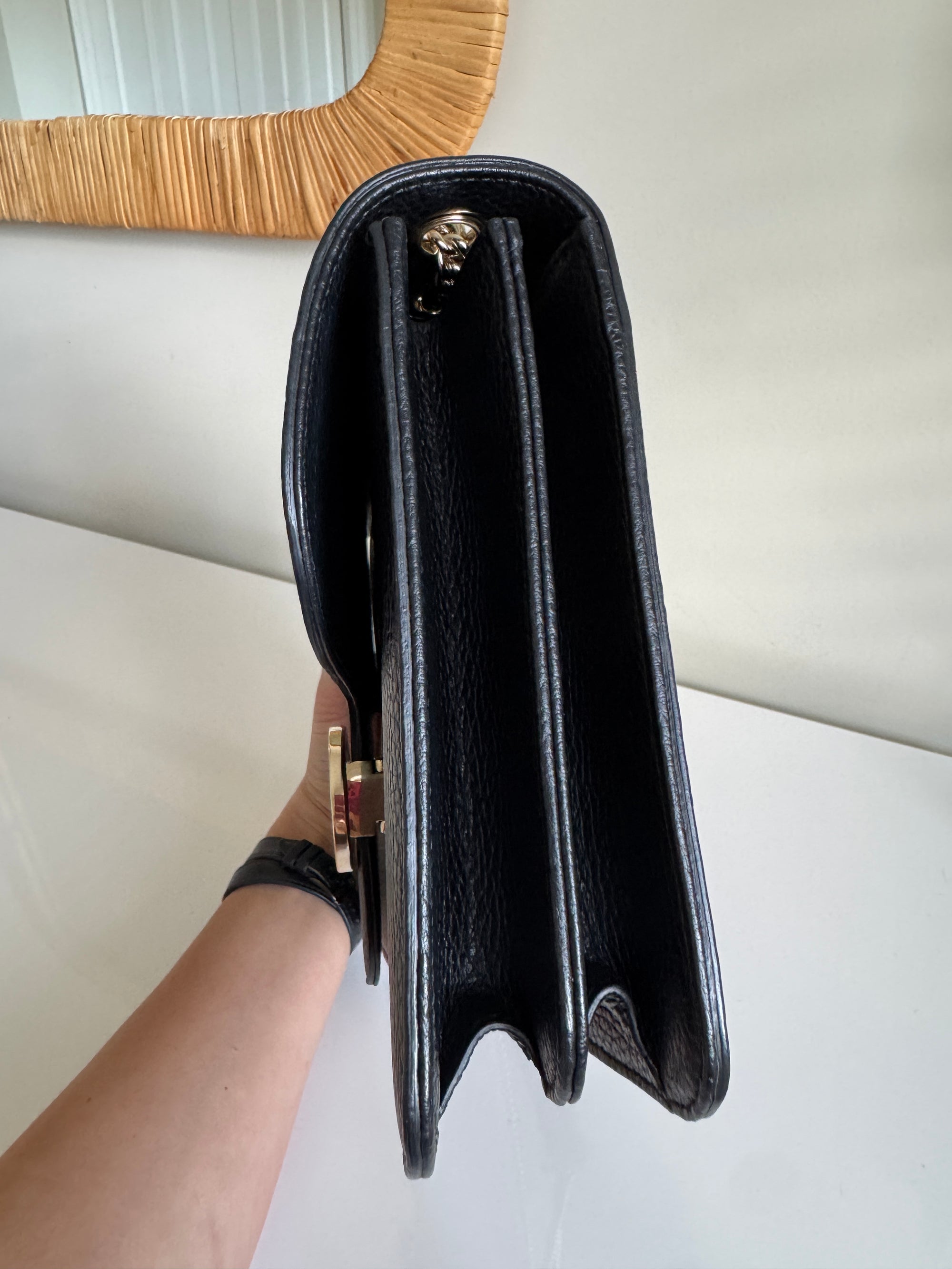 Gucci Interlocking G chain handbag, medium, Black