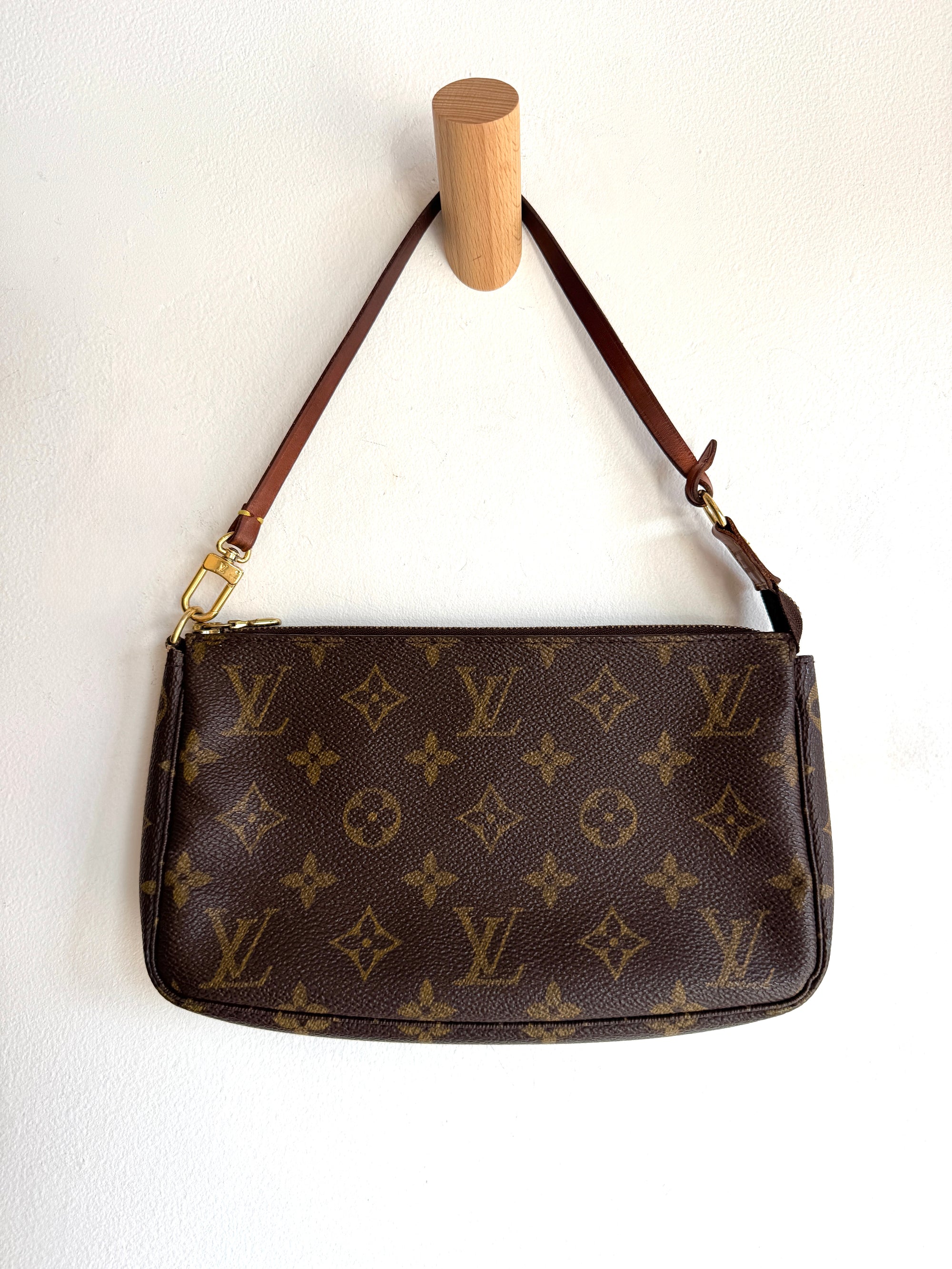 Louis Vuitton Pochette 2002, Brown Monogram