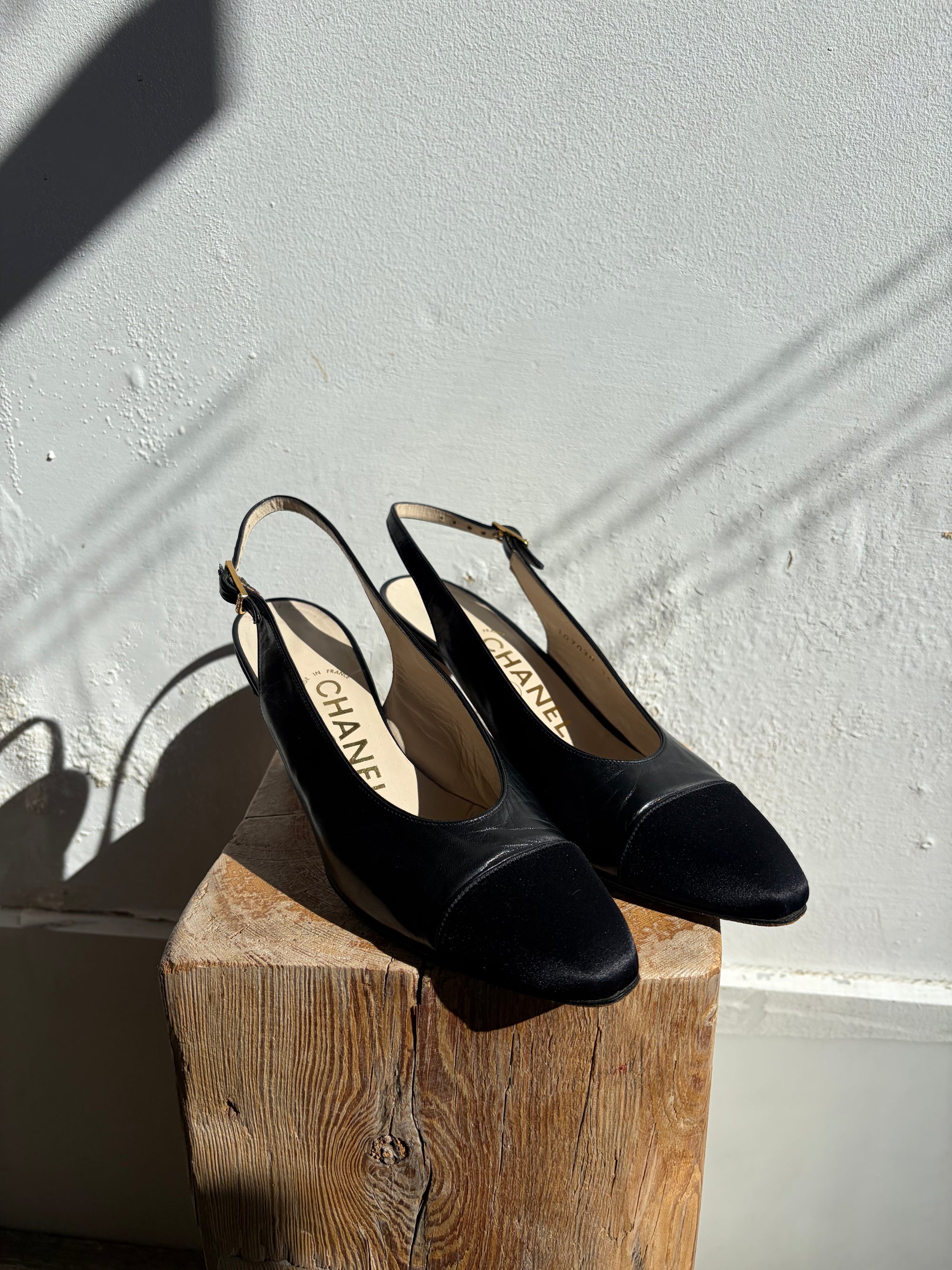 Chanel vintage slingbacks, Black, 36