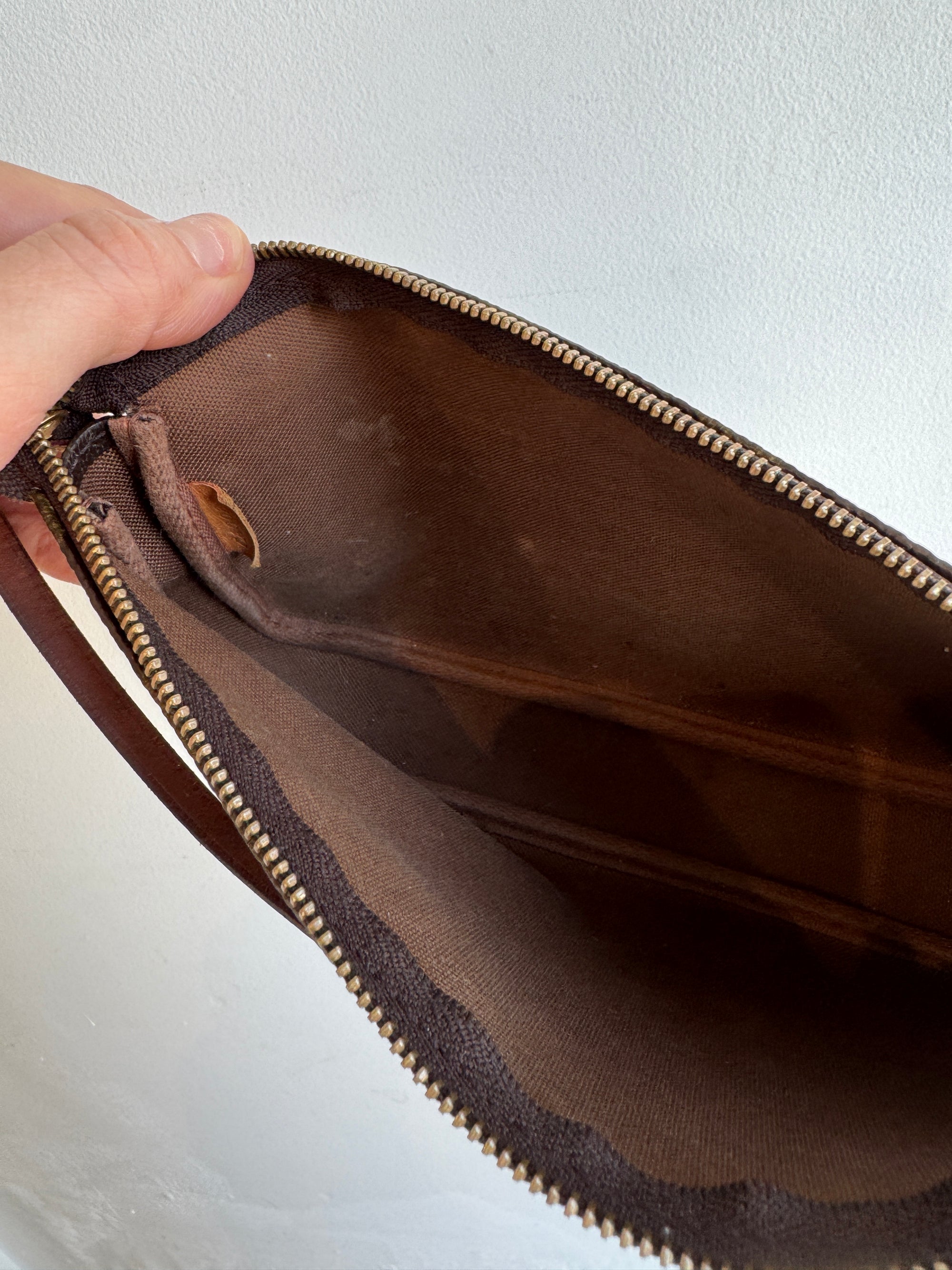 Louis Vuitton Pochette 2002, Brown Monogram