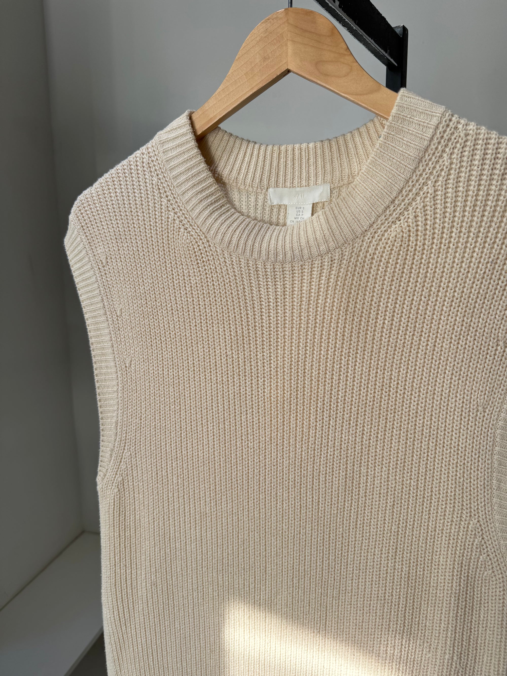 H&M sleeveless knit long tunic sweater