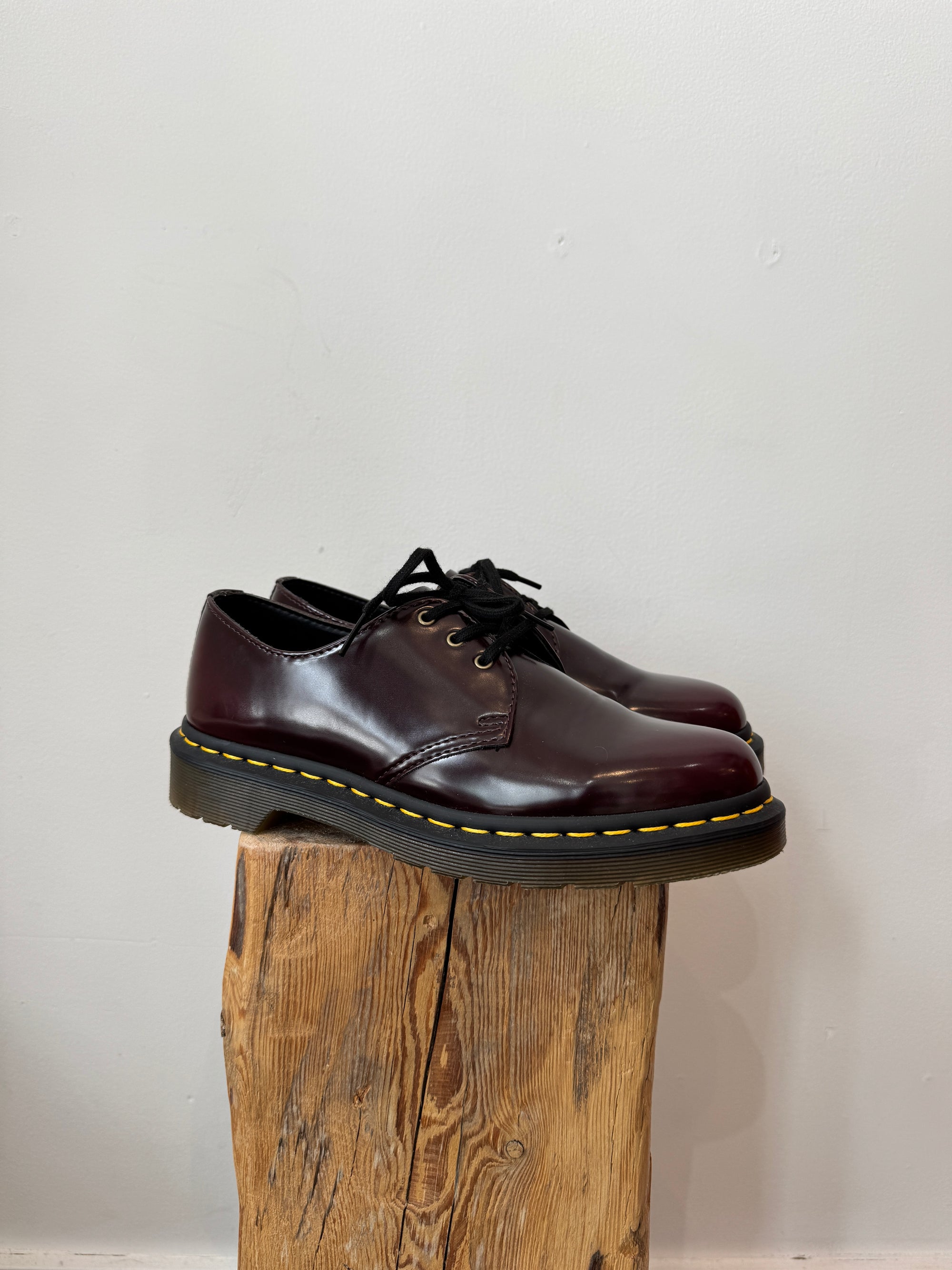 Dr. Martens maroon smooth leather lace up shoes, 7
