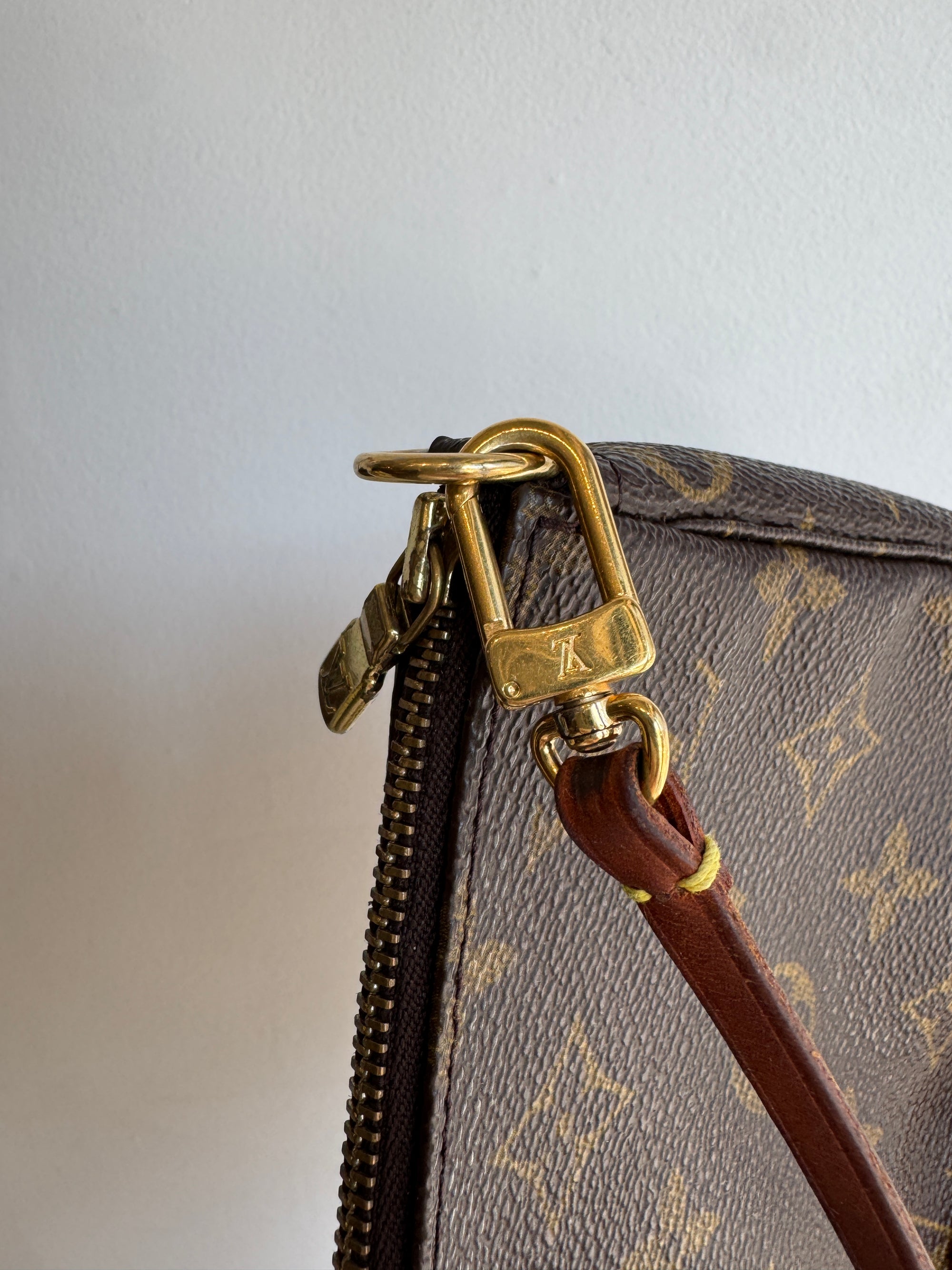 Louis Vuitton Pochette 2002, Brown Monogram