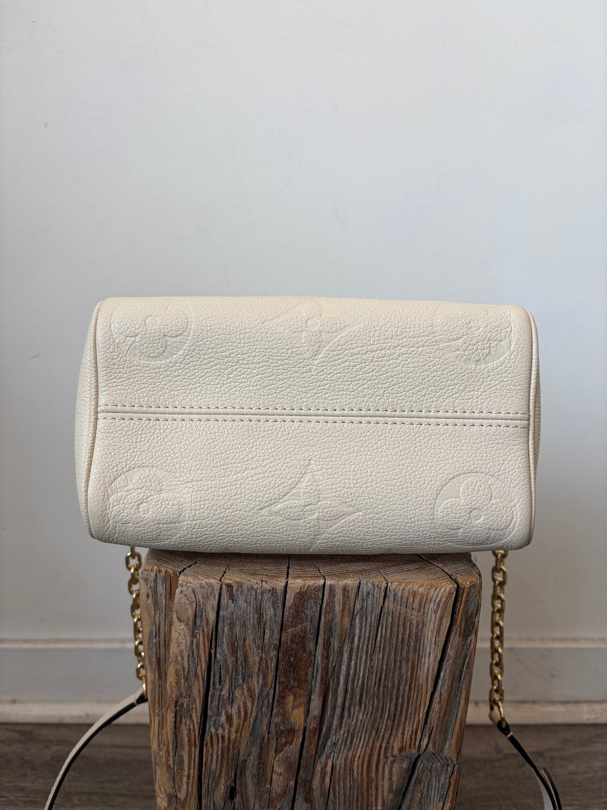 Louis Vuitton Speedy Bandoulière 20, Cream