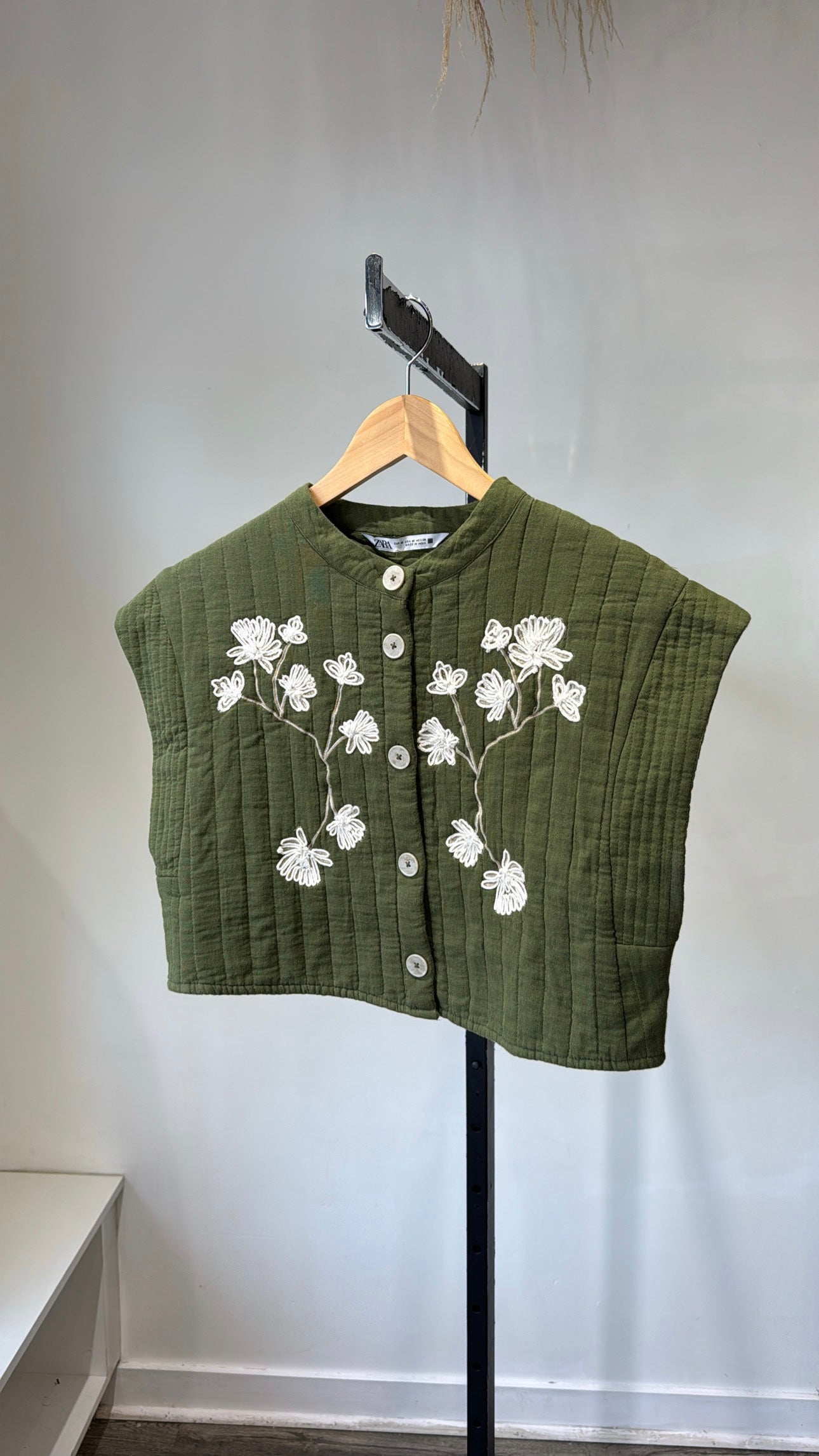 Sheer Embroidery Vest サイズ2 Modern Chinese Sheer Embroidery Vest – Heavy Craftsmanship