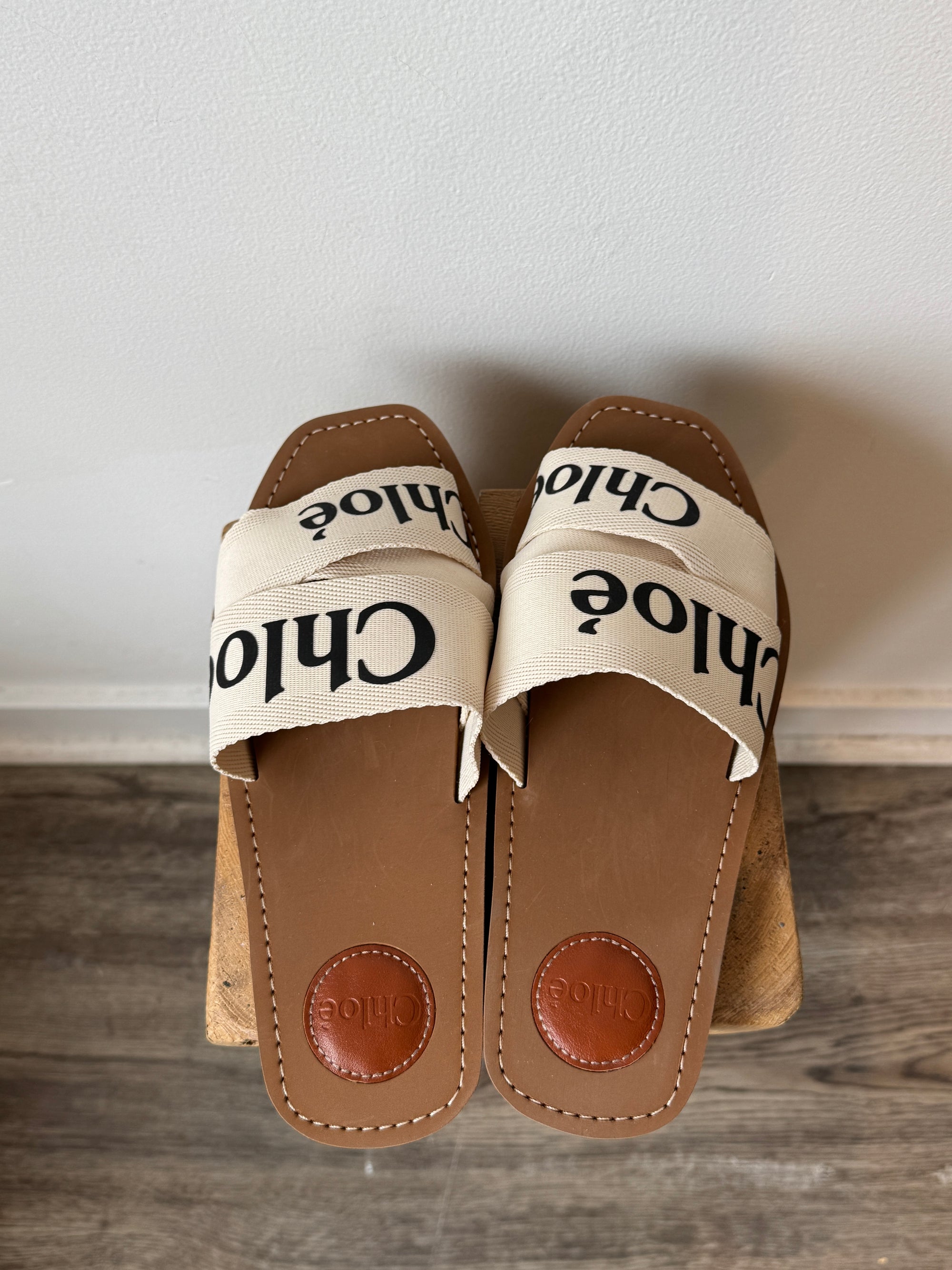 Chloe Woody Logo Slides Cream, 38