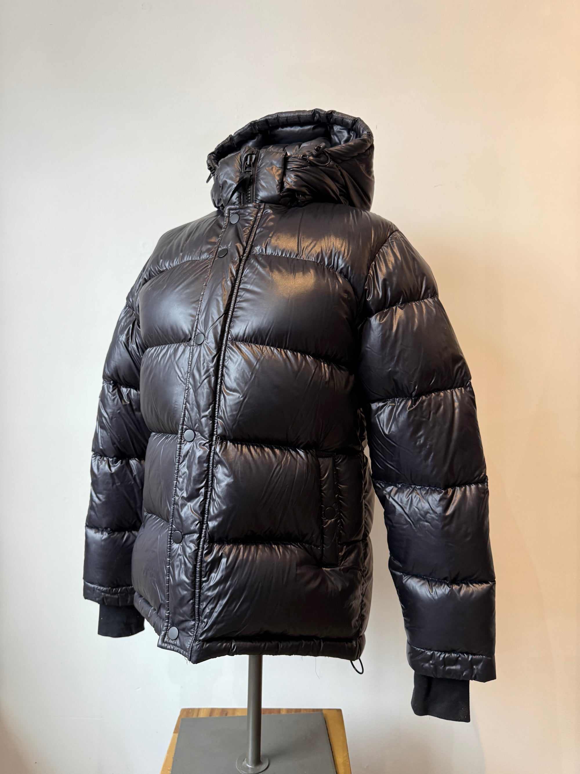 The SuperPuff Coat, Hi Gloss Black, XS